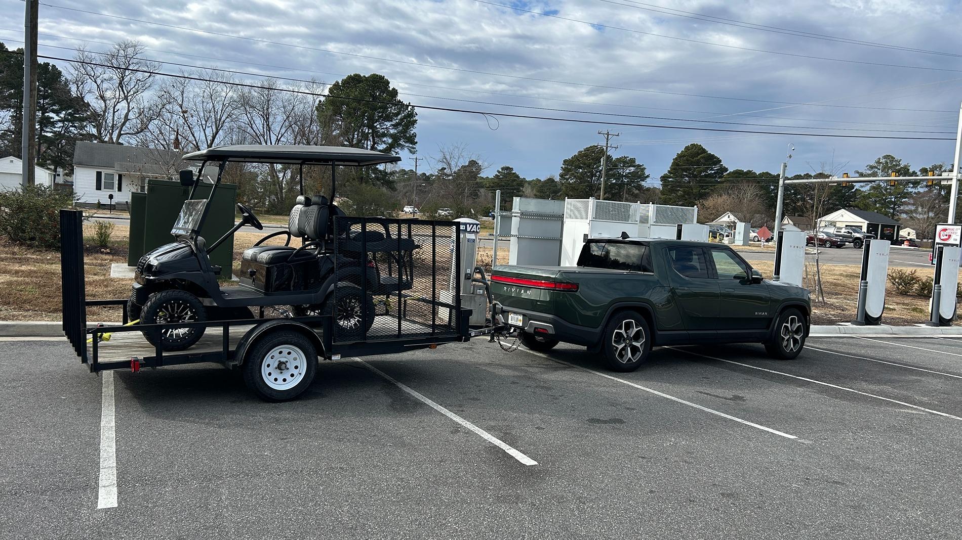 Rivian R1T R1S Rivians doing work 20241215_174152255_iOS