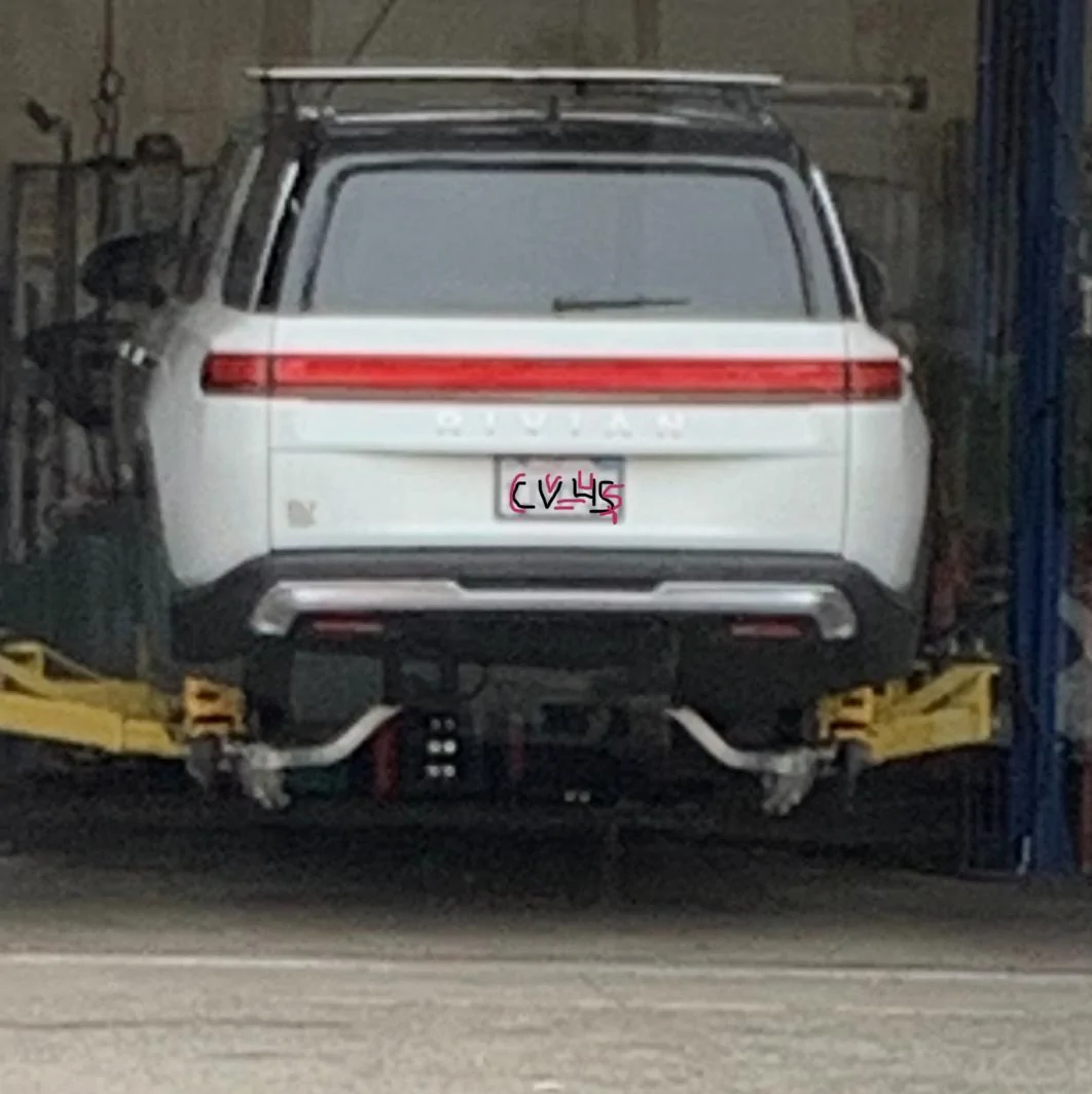 Rivian R1T R1S Costco Tire Change - EXCELLENT Attention to detail! IMG_2187