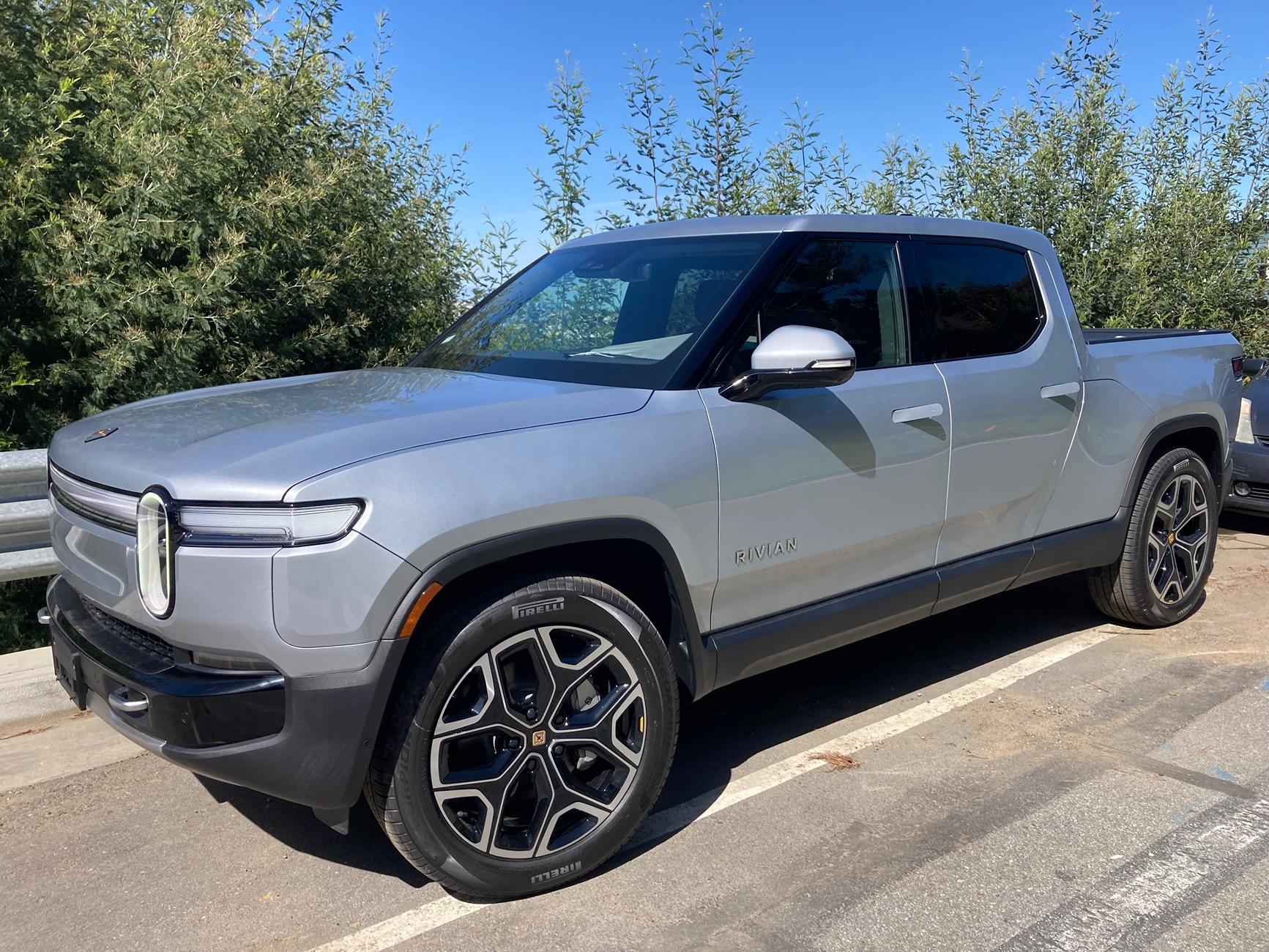 Rivian R1T R1S BestEvMod Monthly Giveaway! IMG_4139