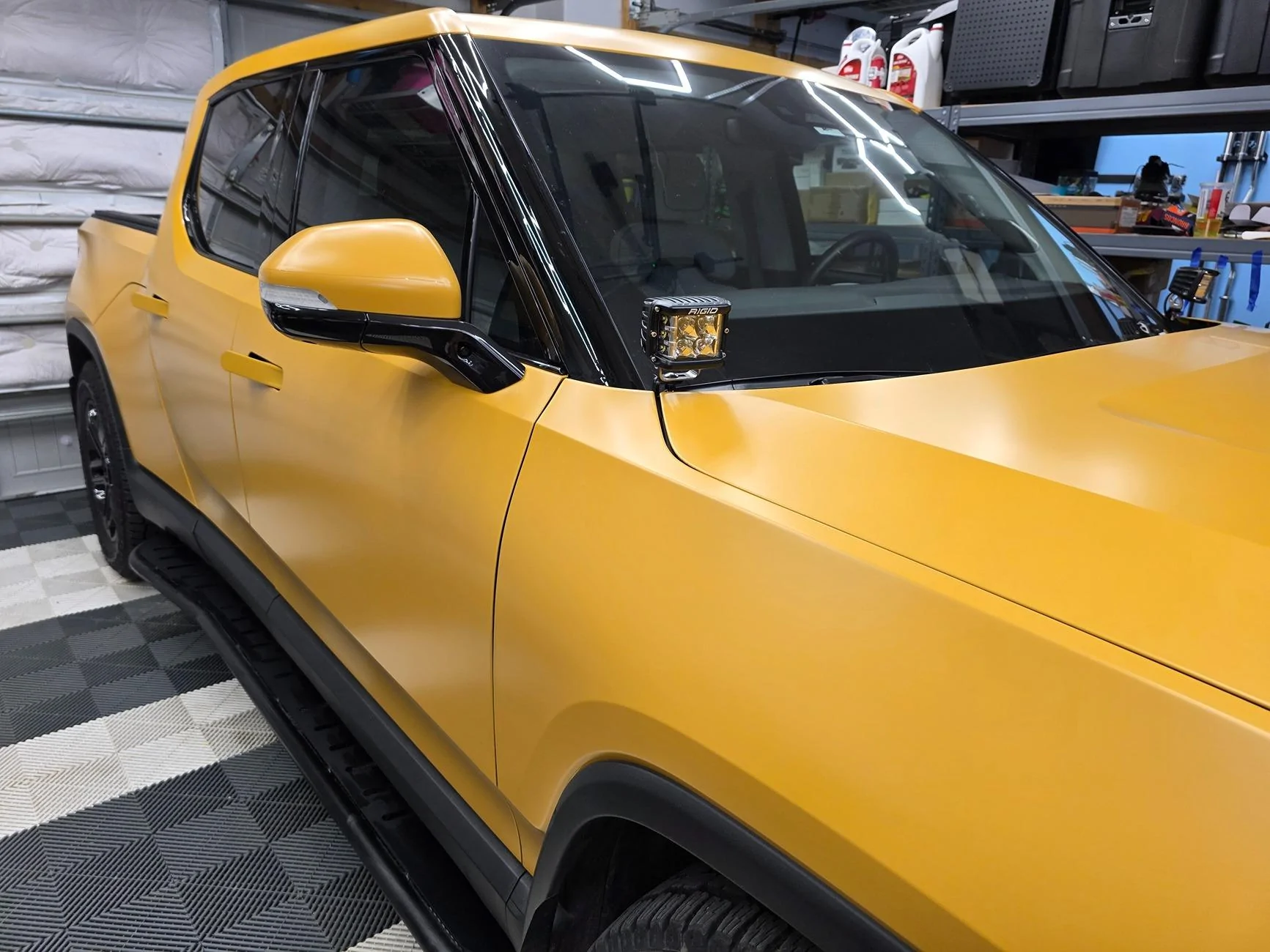 Rivian R1T R1S California Dune = yellow color? 20250308_141117