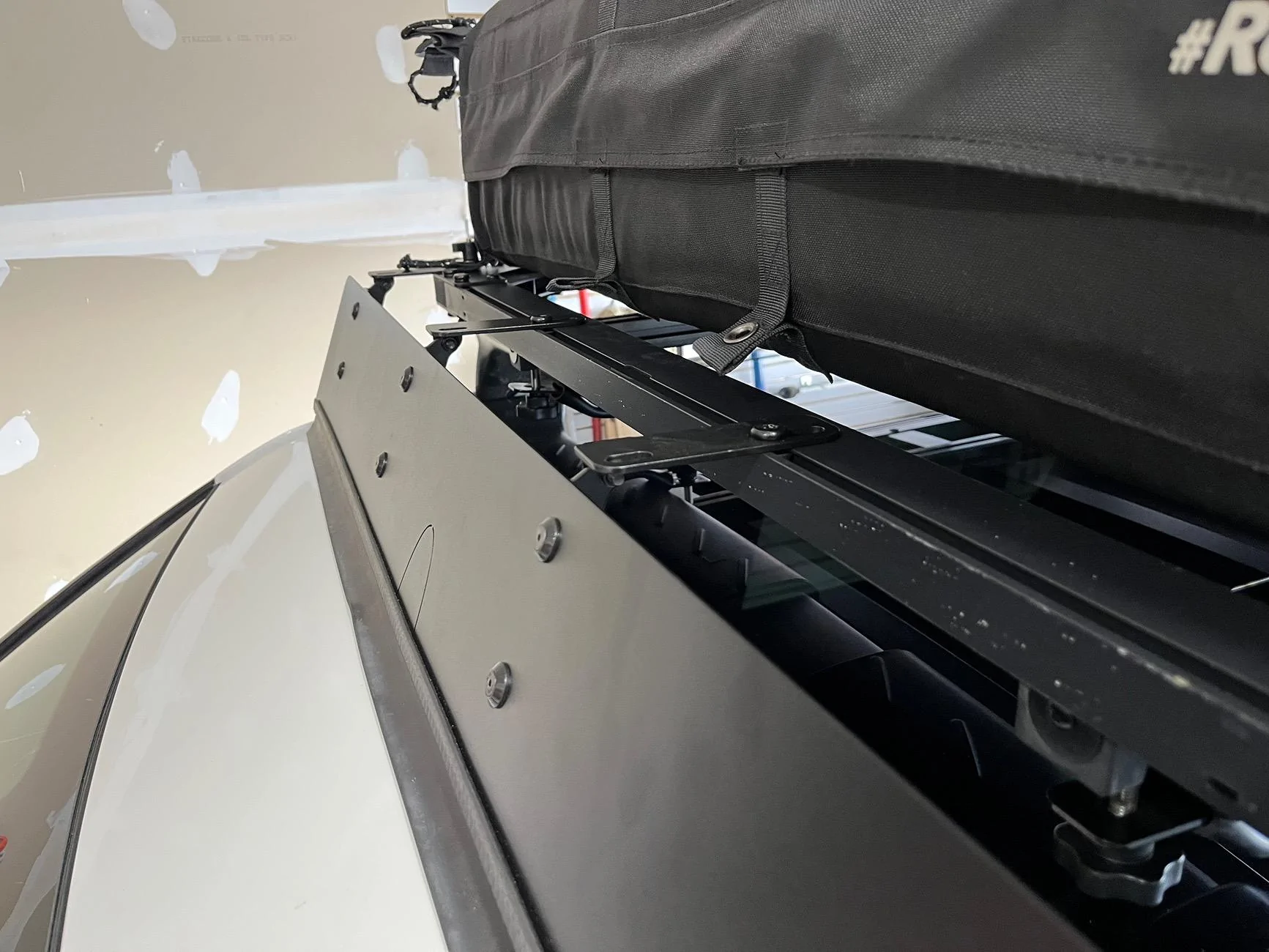 Rivian R1T R1S Roof rack wind deflector IMG_0089