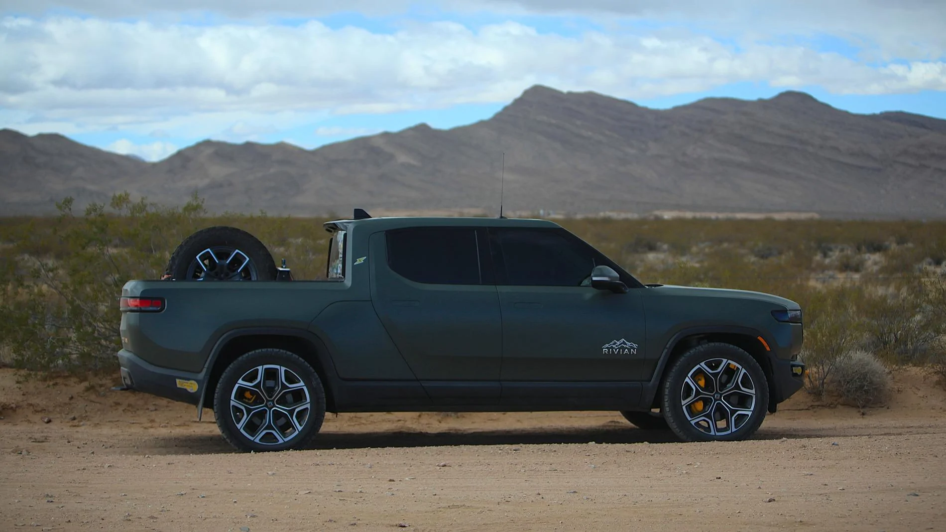 Rivian R1T R1S BestEvMod Monthly Giveaway! 1000062123