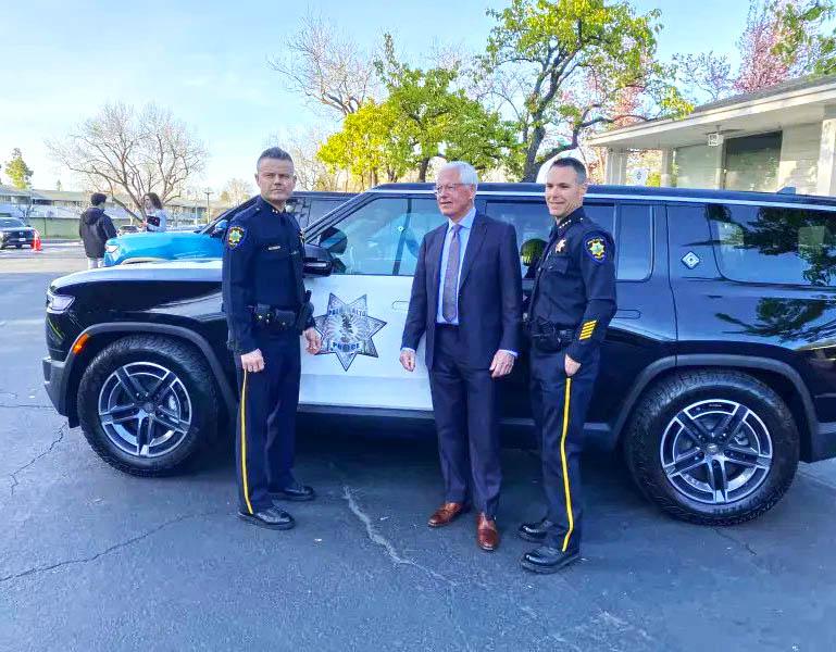 Rivian R1T R1S First Rivian Police Cruiser (Palo Alto) ? GmccusgWgAA-r1r