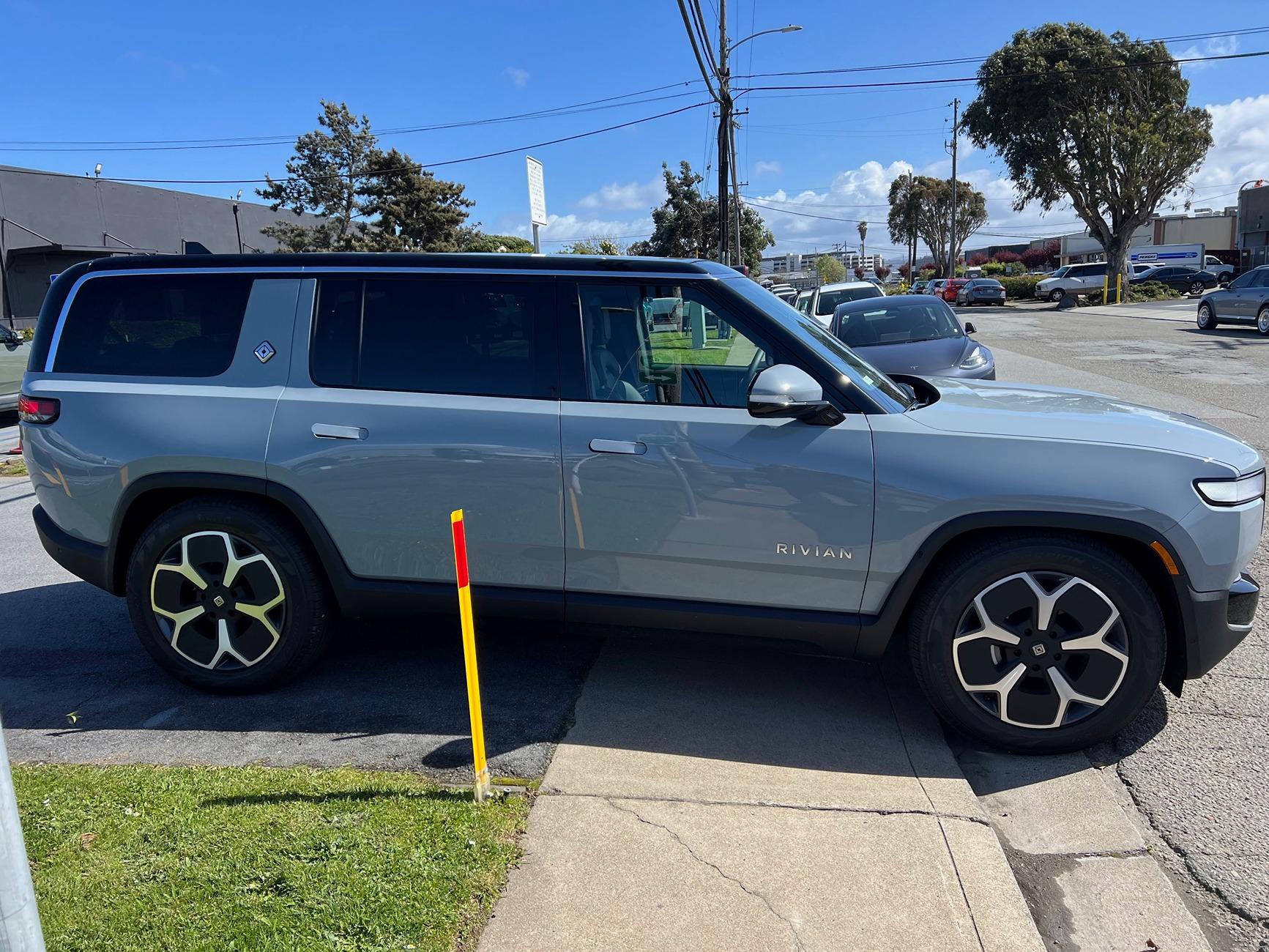Rivian R1T R1S BestEvMod Monthly Giveaway! IMG_6007