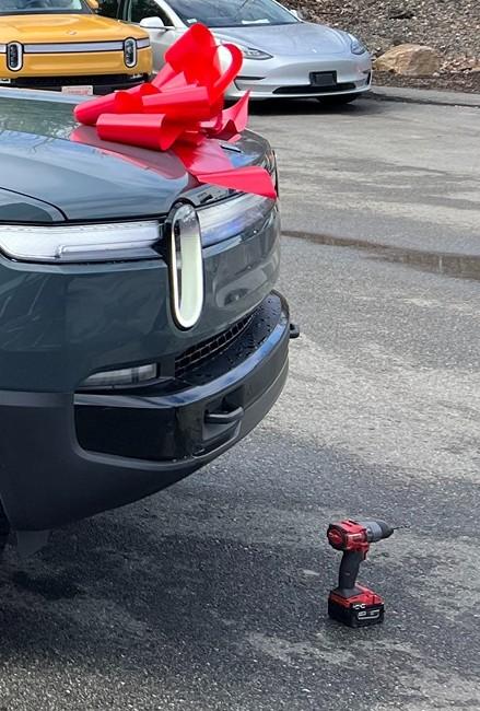 Rivian R1T R1S Get your ticket to win any EV before they sell out! 1000003161