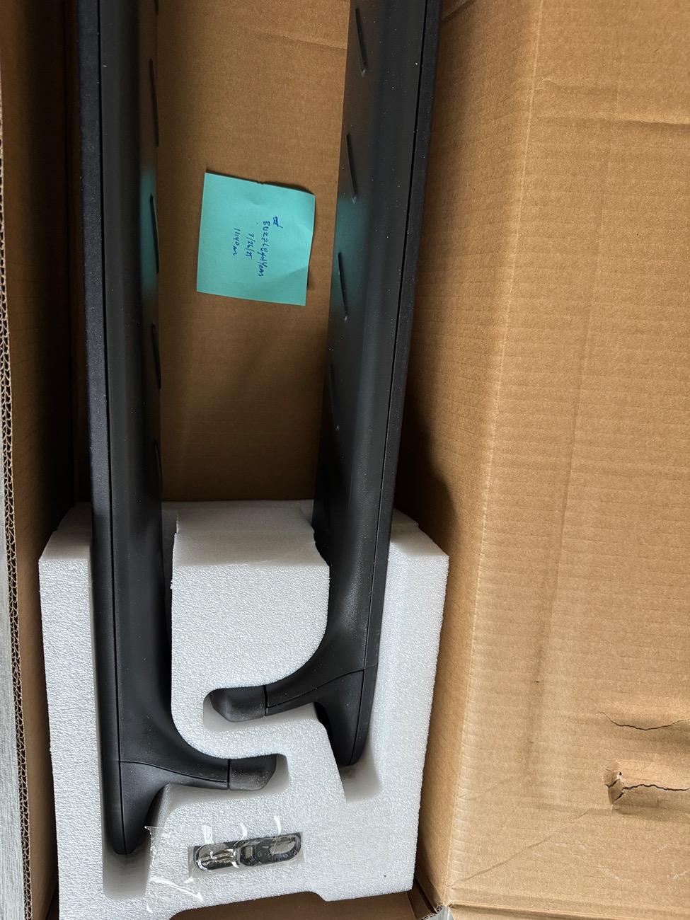 Rivian R1T R1S New OEM Black Crossbars IMG_5171