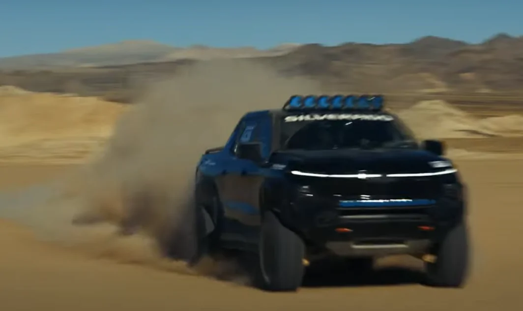 Rivian R1T R1S Off-road/Race Silverado Zr2 Review OOS 1743122279151-8v