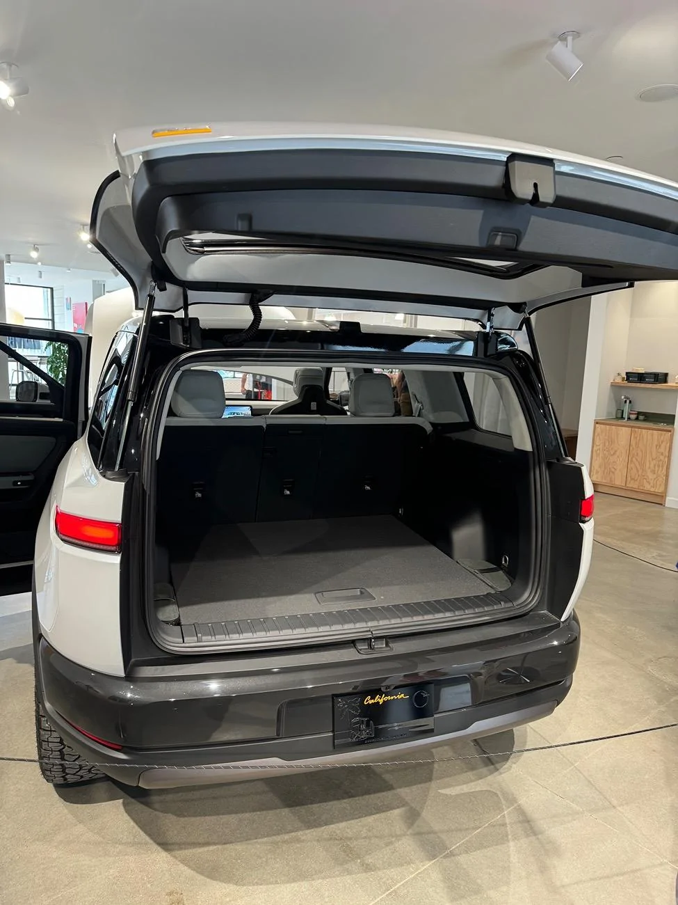 Rivian R1T R1S R2 vs Lyriq IMG_0304