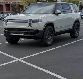 Rivian R1T R1S March Build R1S California Dune Edition - My Review (former Model S owner) 1000013746