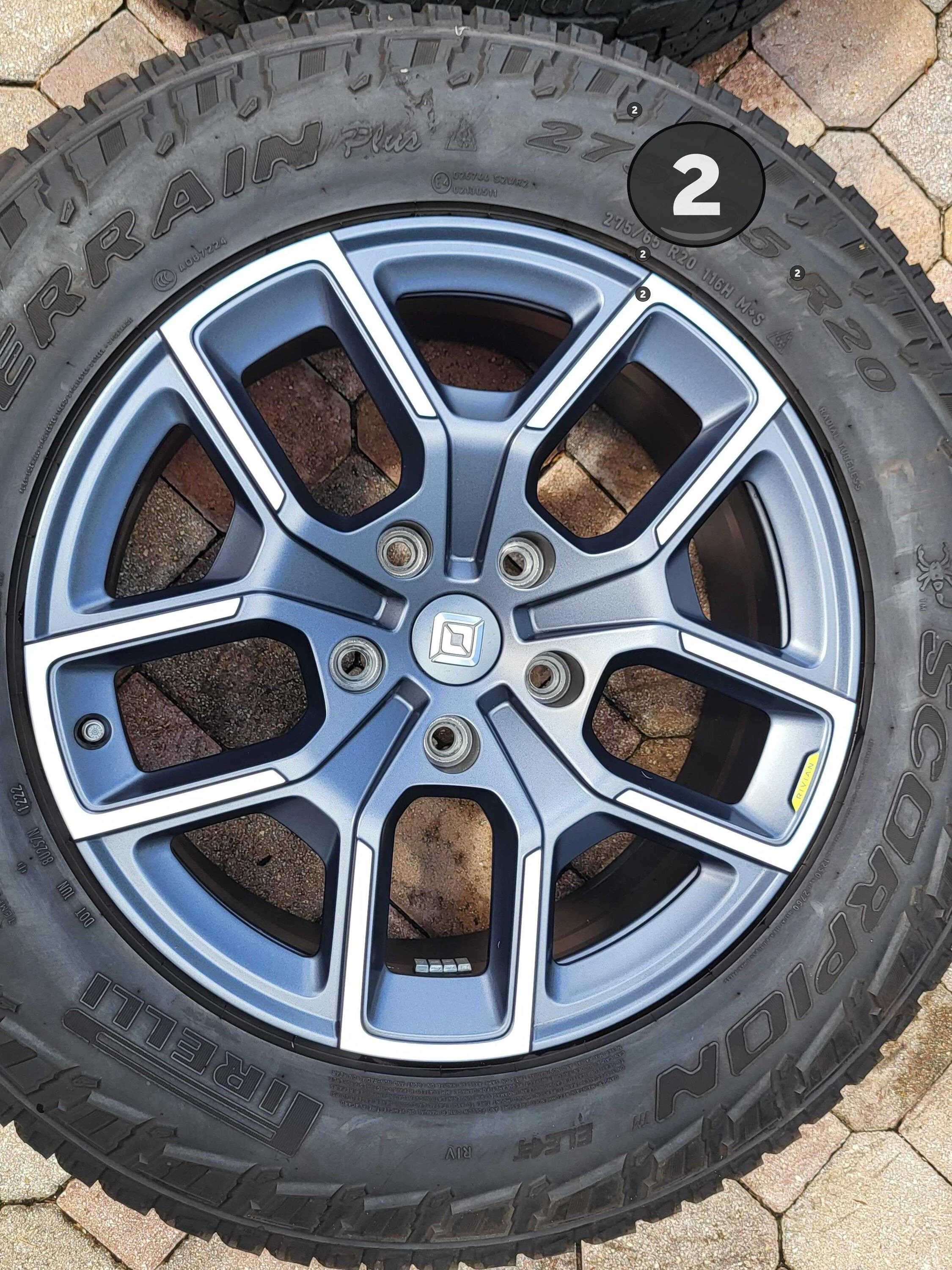 Rivian R1T R1S FS: 20" AT Wheels & Tires 1000039018