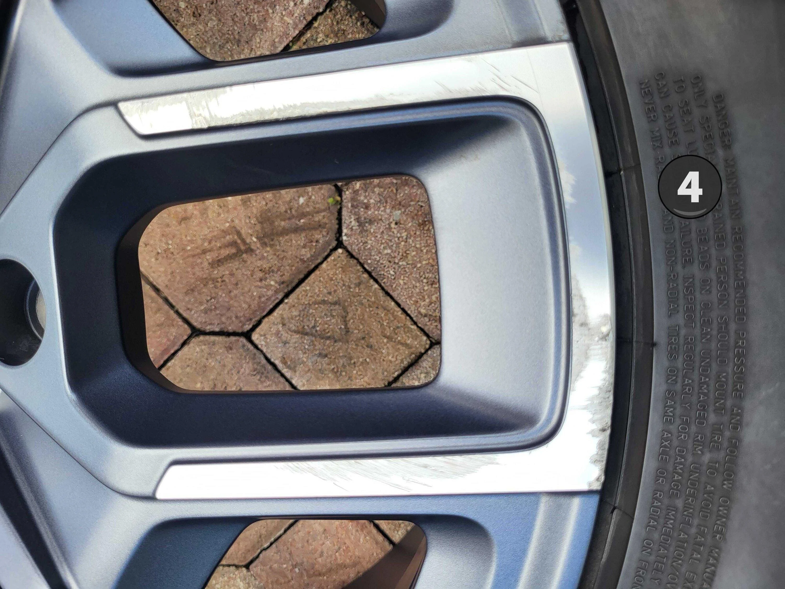 Rivian R1T R1S FS: 20" AT Wheels & Tires 1000039029