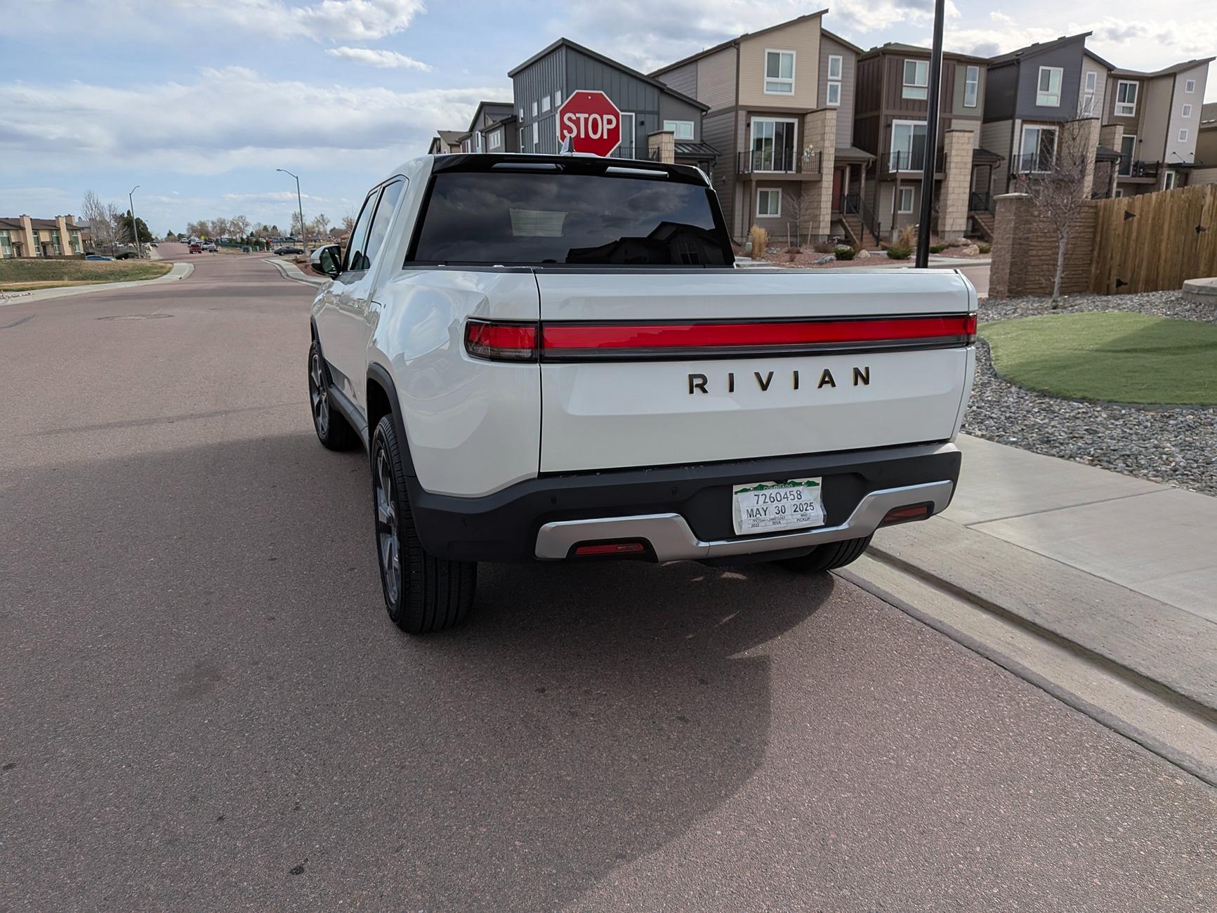 Rivian R1T R1S Installed a bunch of TWRAPS things today. PXL_20250408_230303533.MP