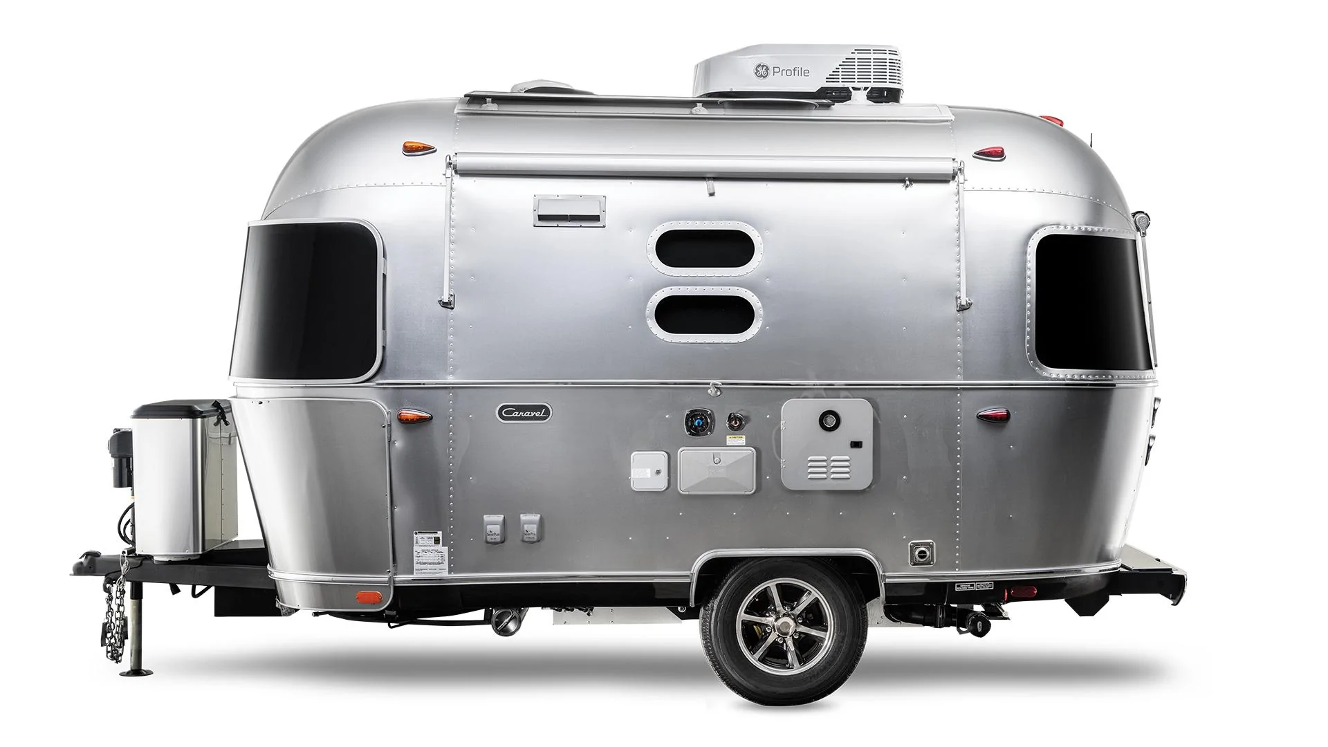 Rivian R1T R1S Towing + Efficiency: Please post your experience! caravel-16-streetsid