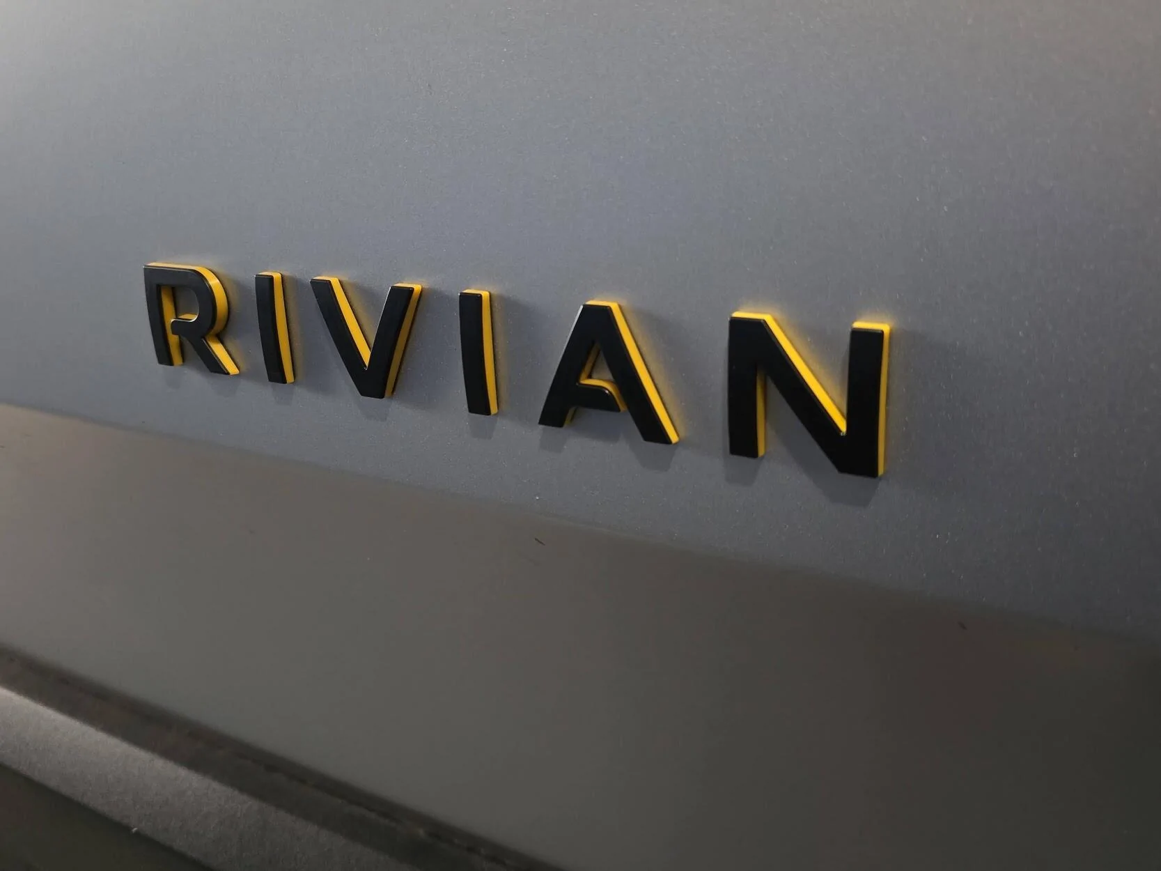 Rivian R1T R1S Doing a thing. 1744738621363-93