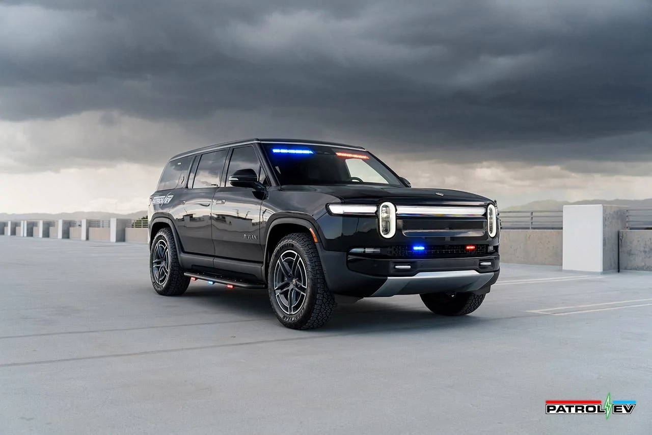 Rivian R1T R1S Upfit for Duty! 🚨 Rivian R1S gets full bulletproof package & municipal lighting / siren package from PatrolEV division of EV Sportline patrol-ev-midnight-black-rivian-r1s-police-pursuit-fleet-wm-1
