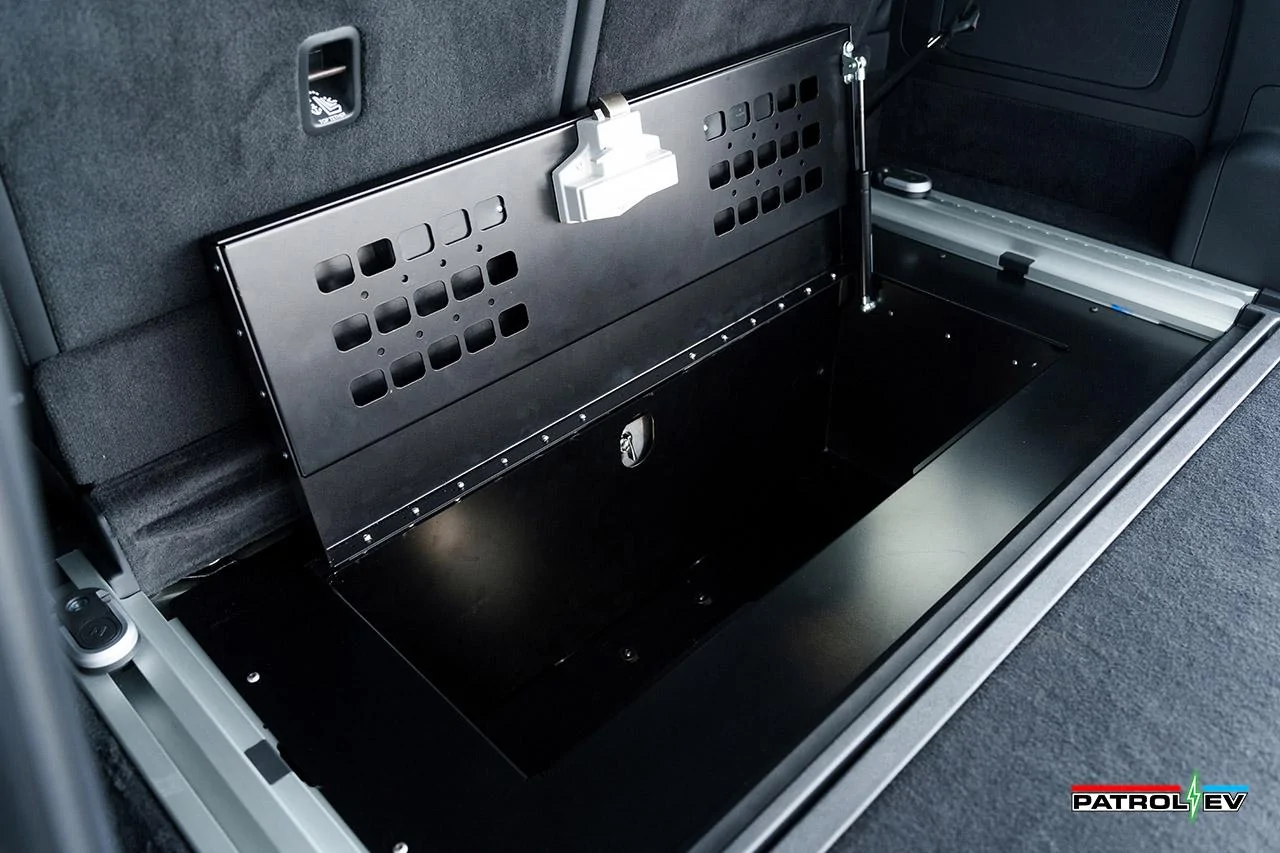 Rivian R1T R1S Upfit for Duty! 🚨 Rivian R1S gets full bulletproof package & municipal lighting / siren package from PatrolEV division of EV Sportline patrol-ev-midnight-black-rivian-r1s-police-pursuit-fleet-wm-15