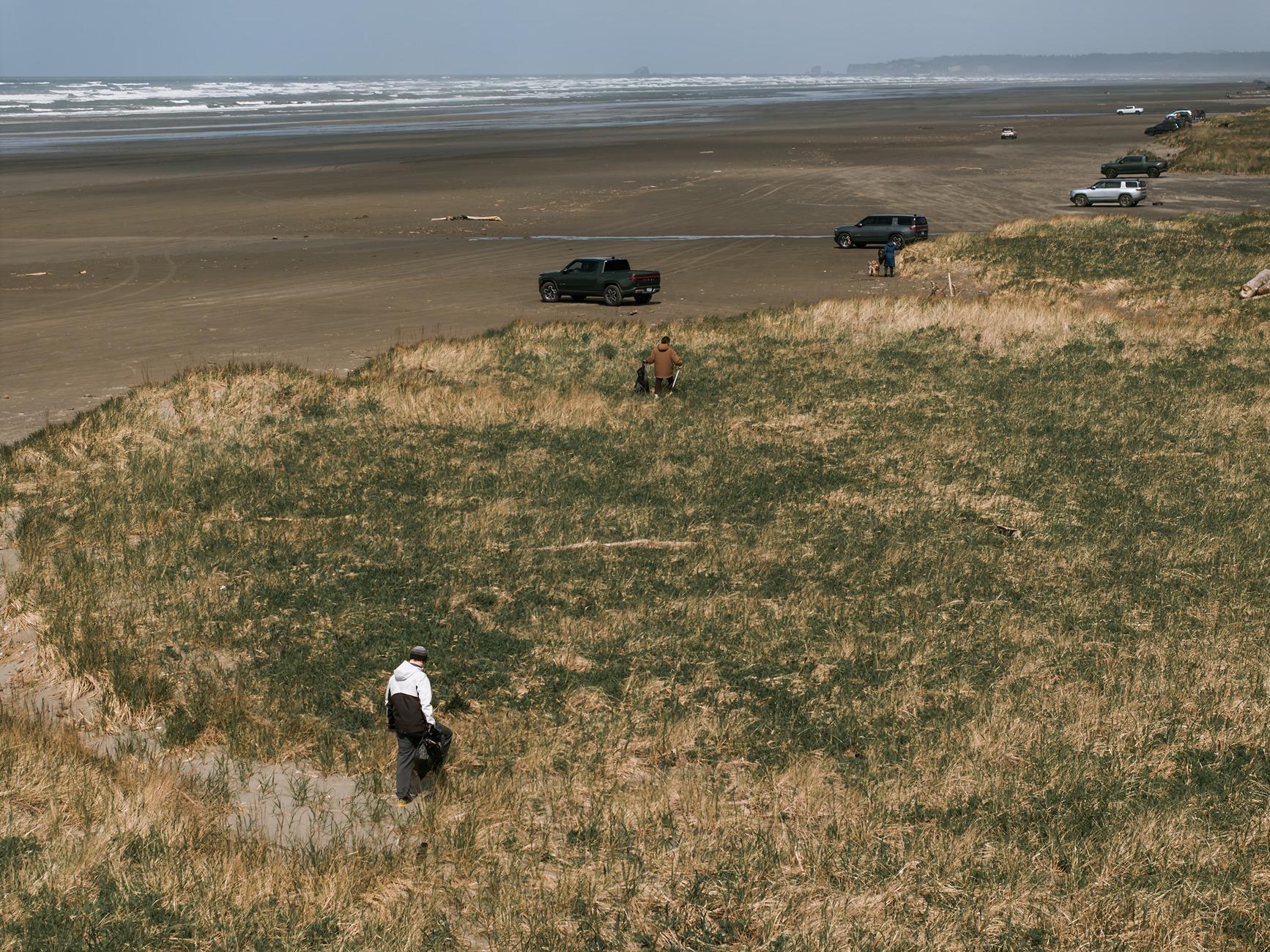 Rivian R1T R1S Happy Earth Day! 31 Rivians. Many friends and family and pets cleaning up two beaches! 5 truck loads! DJI_20250419103813_0118_D-Enhanced-NR