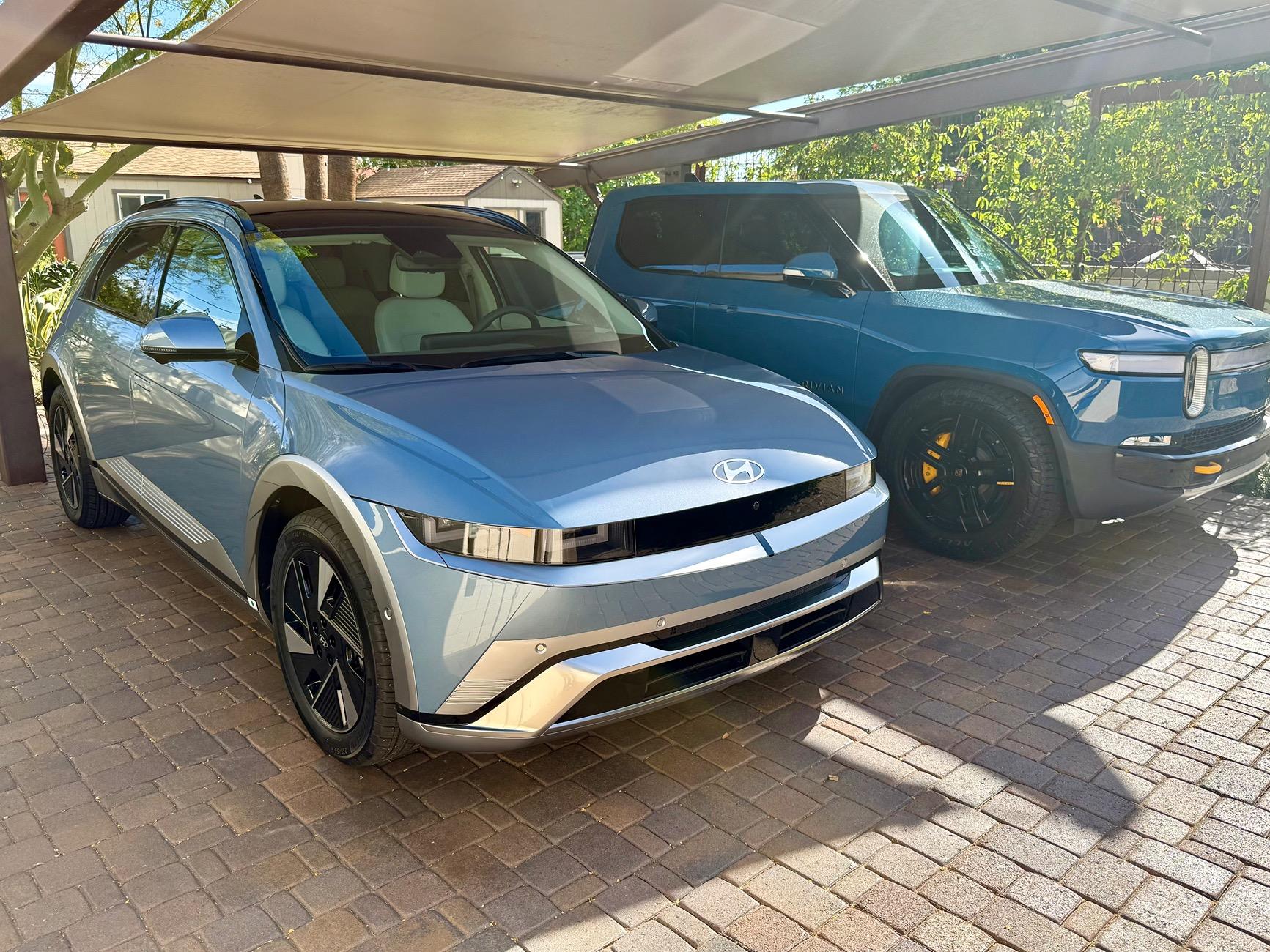 Rivian R1T R1S No longer an all Rivian household IMG_5069