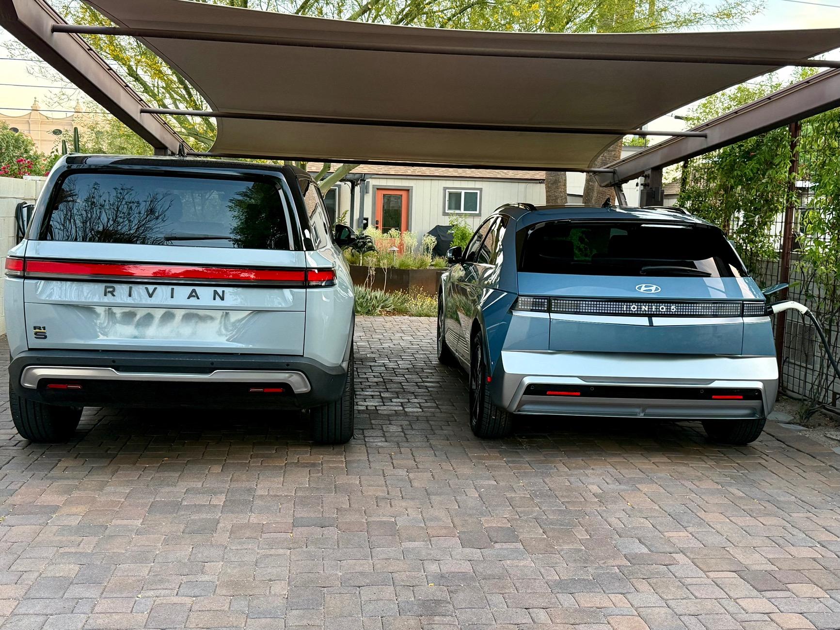 Rivian R1T R1S No longer an all Rivian household IMG_5081