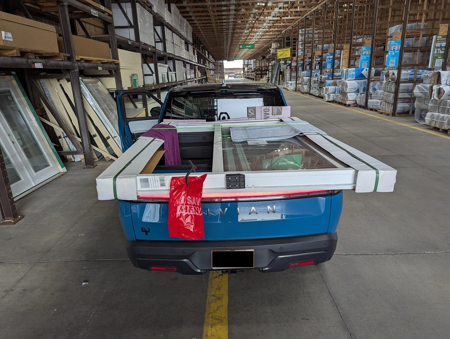 Rivian R1T R1S Anyone transported a sliding glass door? PXL_20250315_211119294