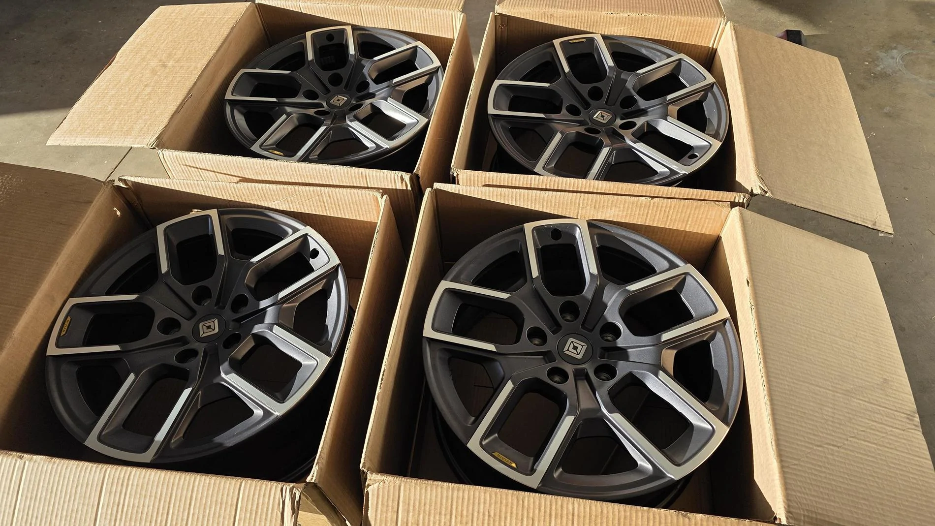 Rivian R1T R1S WTB - 20" OEM Wheel Set rivian_at_wheels_4