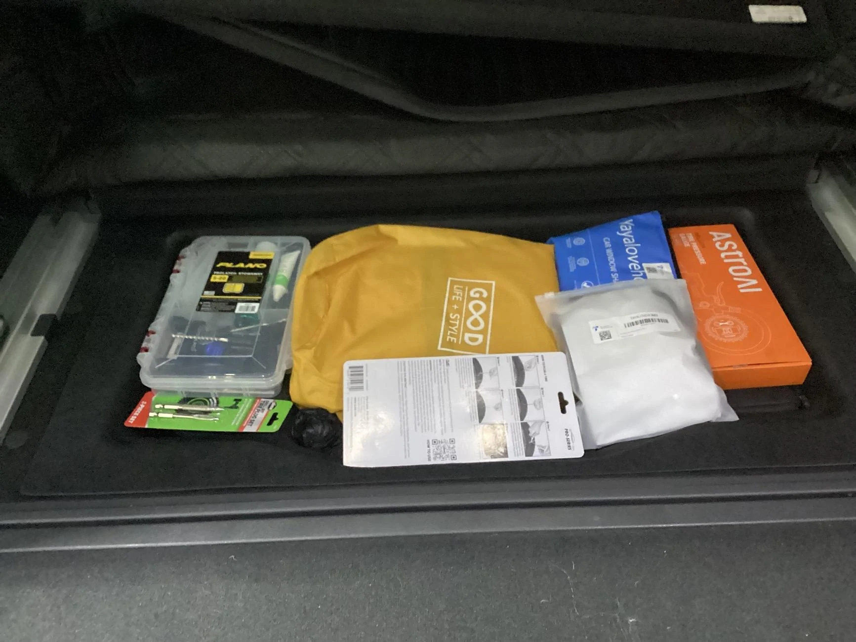 Rivian R1T R1S Dumb Spare Question - Does it come with a cover/tray? IMG_0967