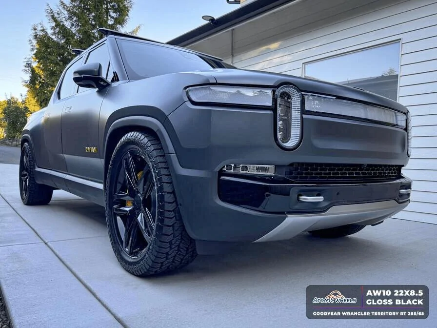 AW10_22_GlossBlack_Rivian_Stamp_3.webp
