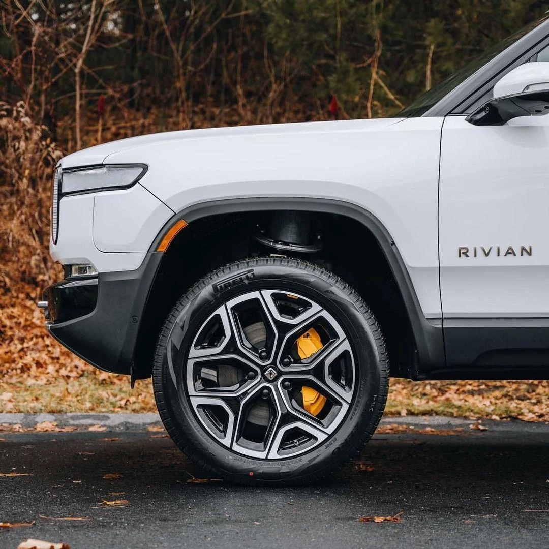 Rivian R1T R1S GLACIER WHITE R1T  Photos 270022615_1110264153068341_4574994661685461900_n