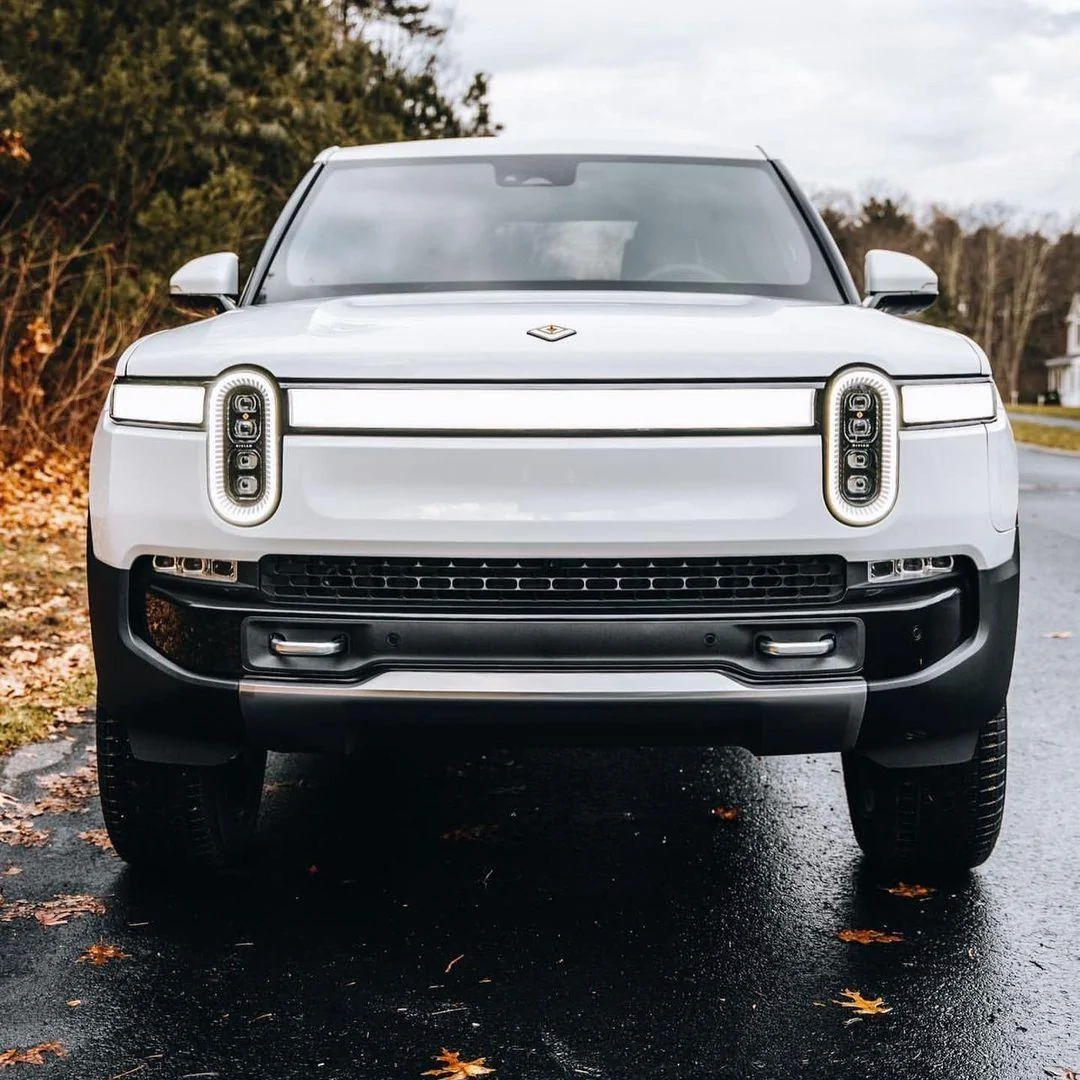 Rivian R1T R1S GLACIER WHITE R1T  Photos 270237620_428021952362495_5934715084061603629_n
