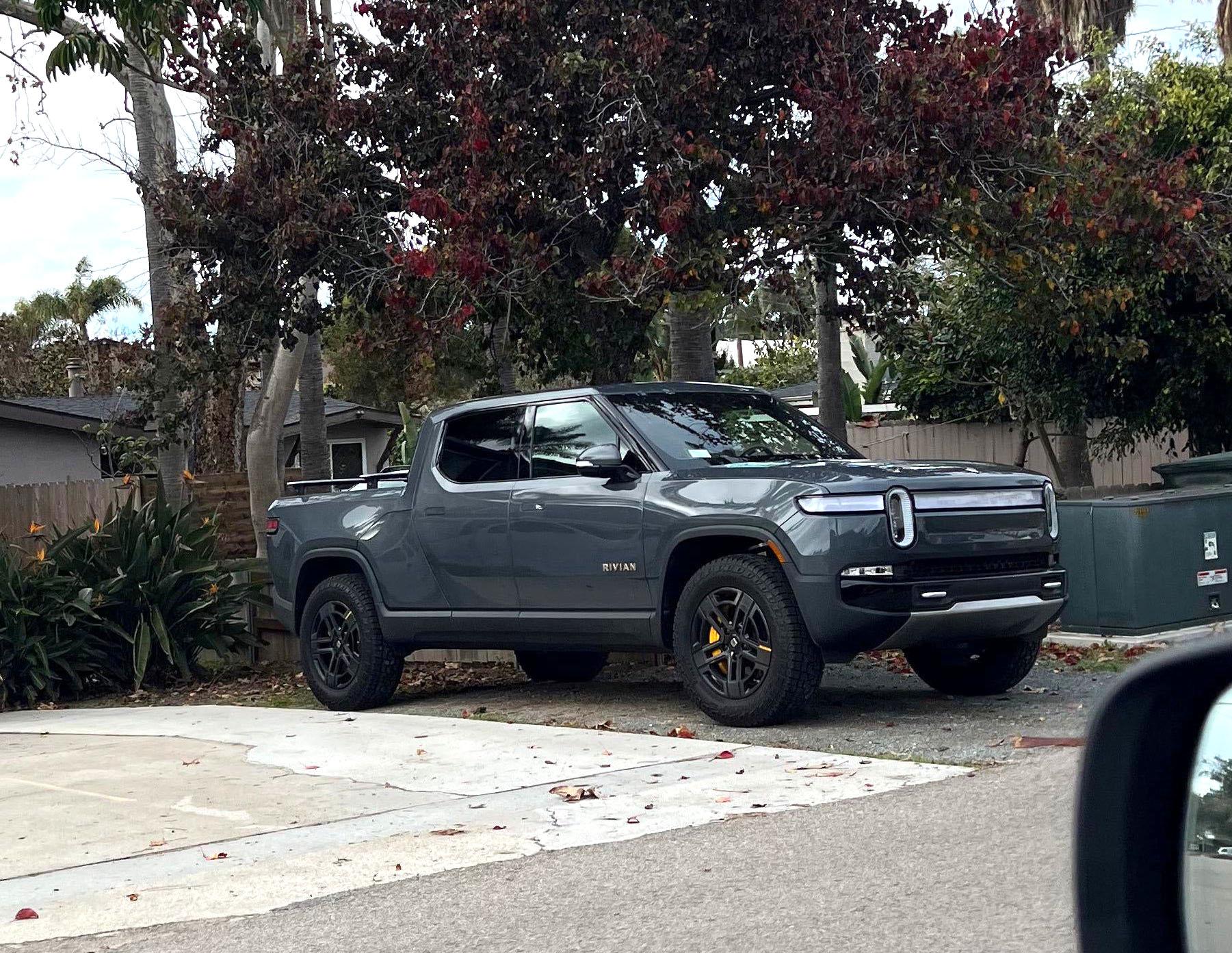 Rivian R1T R1S El CAP GRANITE Rivian Photos 77qce527gr881