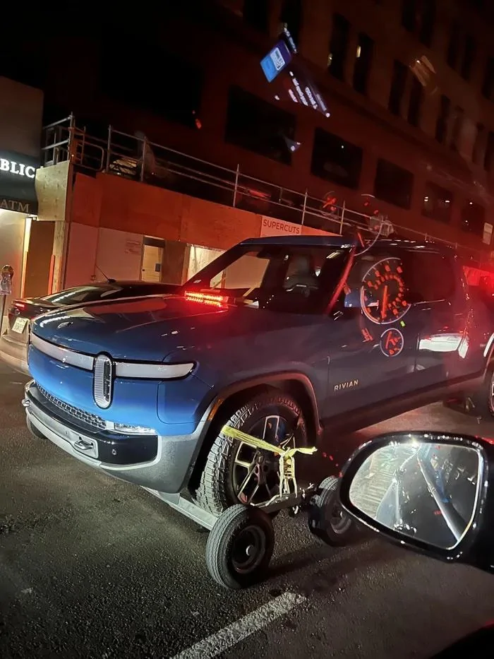 Rivian R1T R1S Real Rivian Photos & Videos amg2mY2_700
