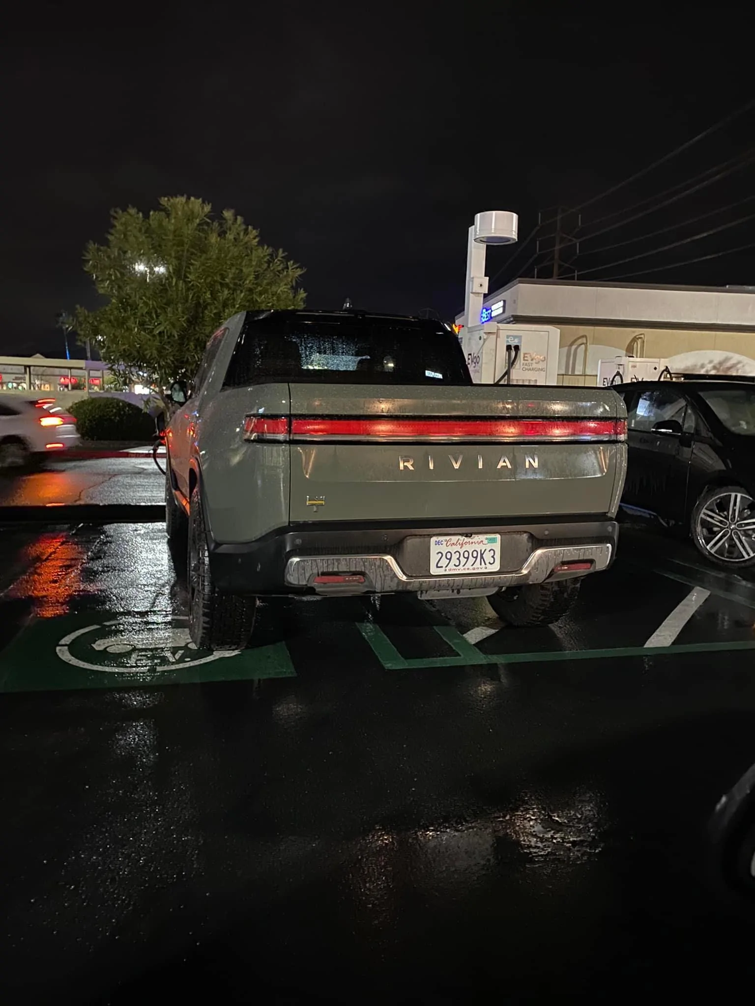 Rivian R1T R1S LAUNCH GREEN R1T Photos 271163184_10159425068171564_7801134110379031121_n