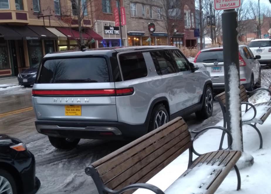 Rivian R1T R1S LA SILVER Rivian Photos Rivian R1S LA Silver 2