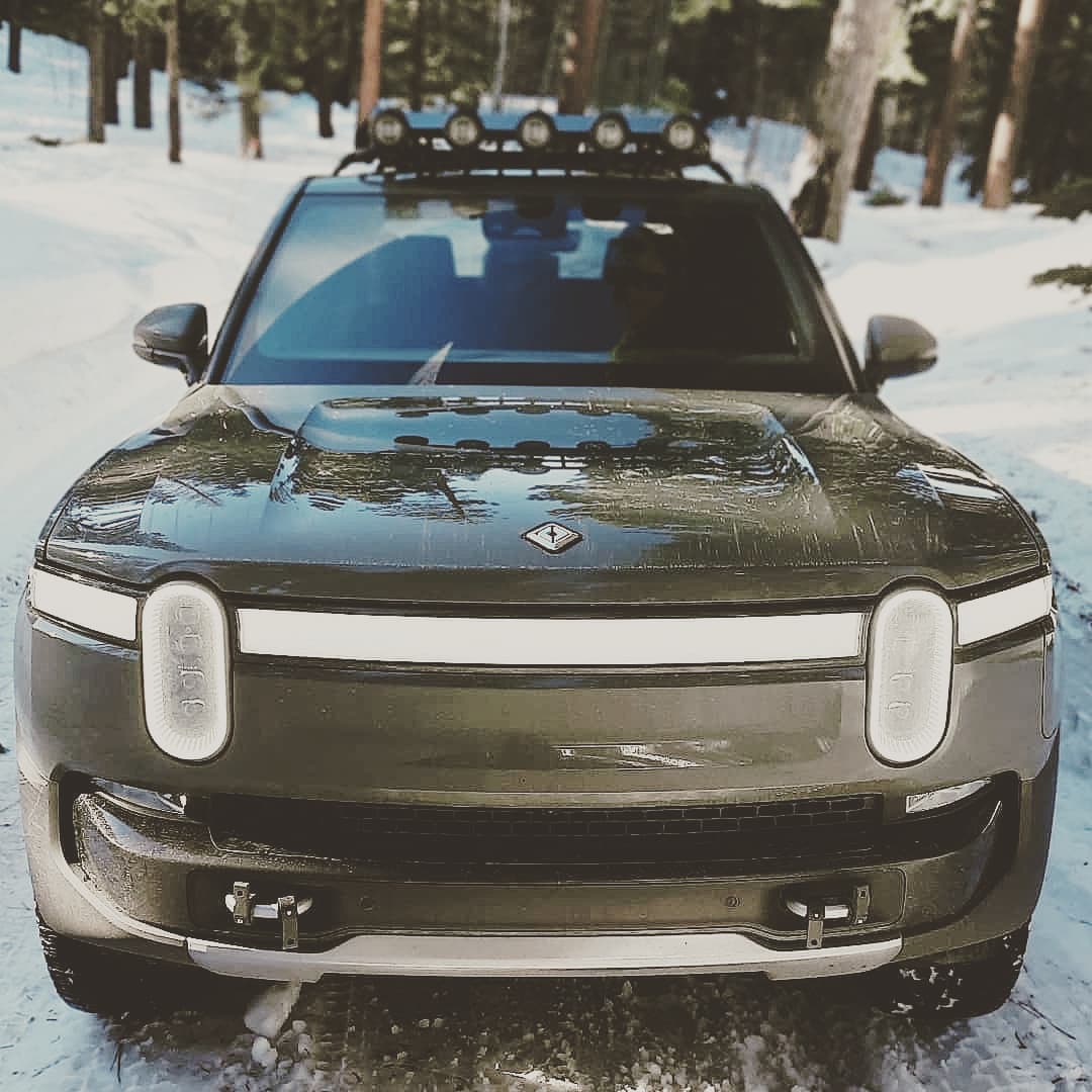 Rivian R1T R1S LAUNCH GREEN R1T Photos 271348986_1368167953630407_3378141126087832300_n