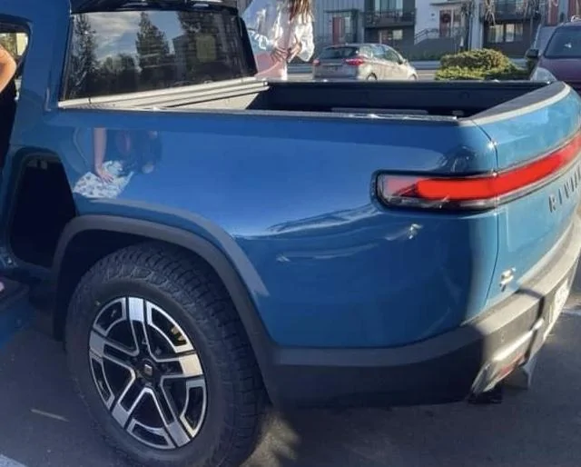 Rivian R1T R1S Real Life Photos of the Rivian Wheels / Rims Options [Compilation] 7FC5E3DB-2C53-4EA8-A01A-61D7D8E91B06