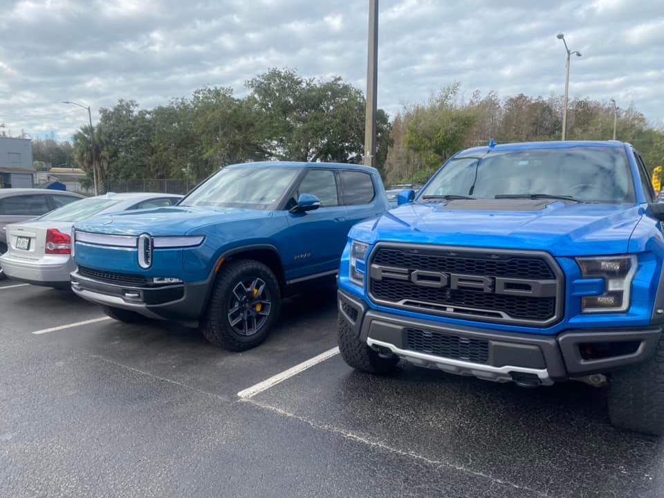 Rivian R1T R1S Rivian R1T vs F-150 Raptor vs Jeep Wrangler side-by-side Rivian R1T vs F-150 Raptor vs Jeep Wrangler side-by-side 3