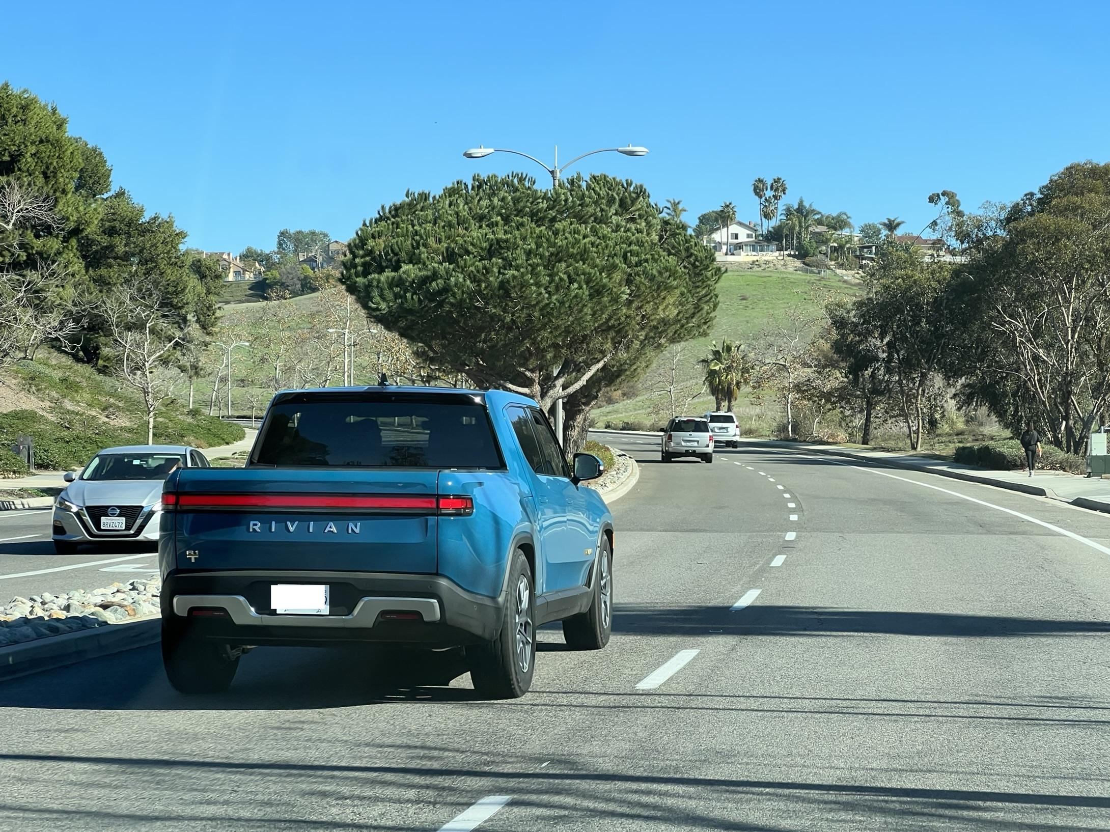 Rivian R1T R1S Real Rivian Photos & Videos 9AA21FB1-1456-4EEF-9B38-5AFCDA651264