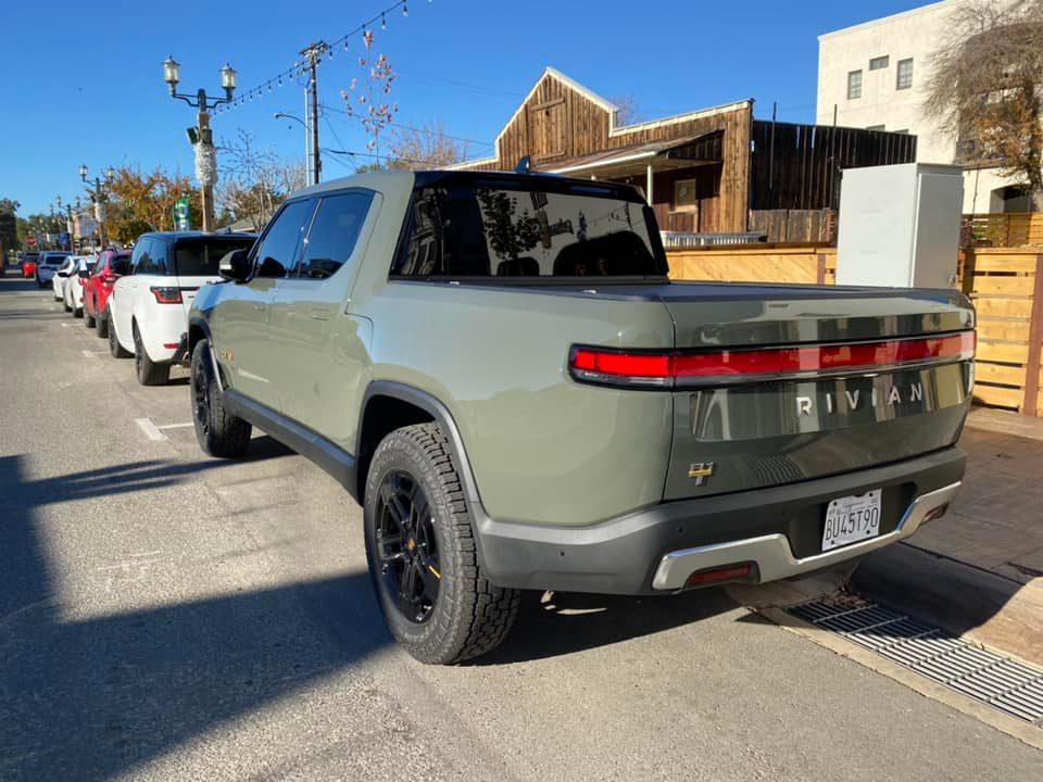 Rivian R1T R1S LAUNCH GREEN R1T Photos 271650657_10102215765891242_3945474502526726390_n