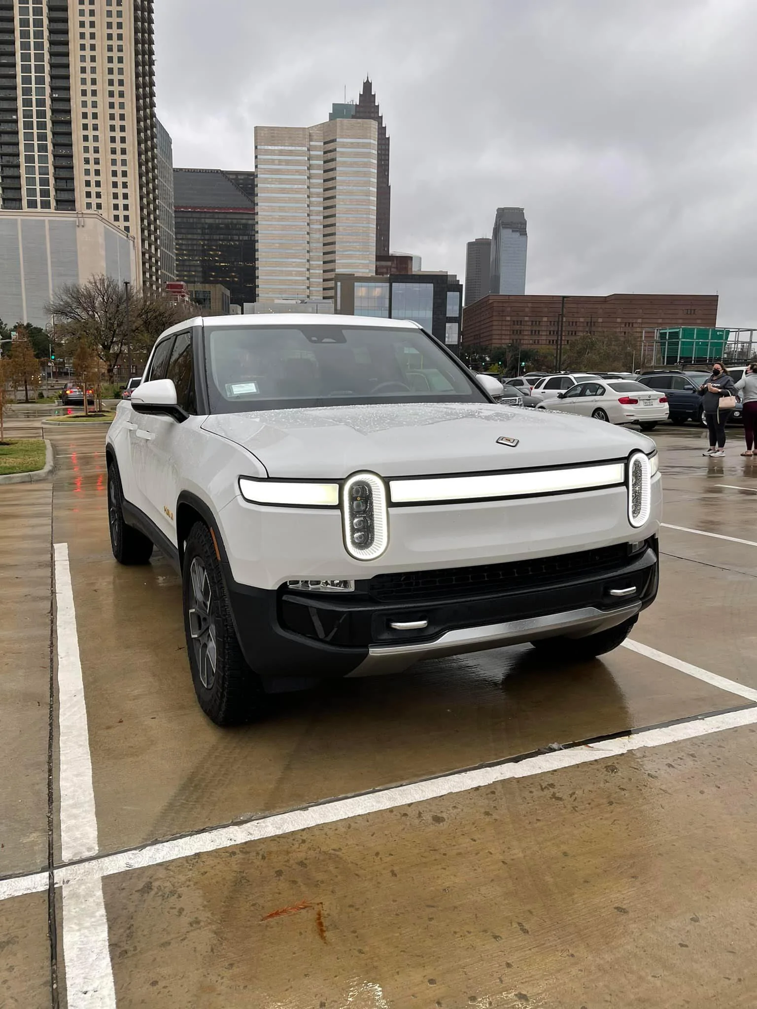 Rivian R1T R1S GLACIER WHITE R1T  Photos 271614224_4637630872979857_3184088490679623619_n