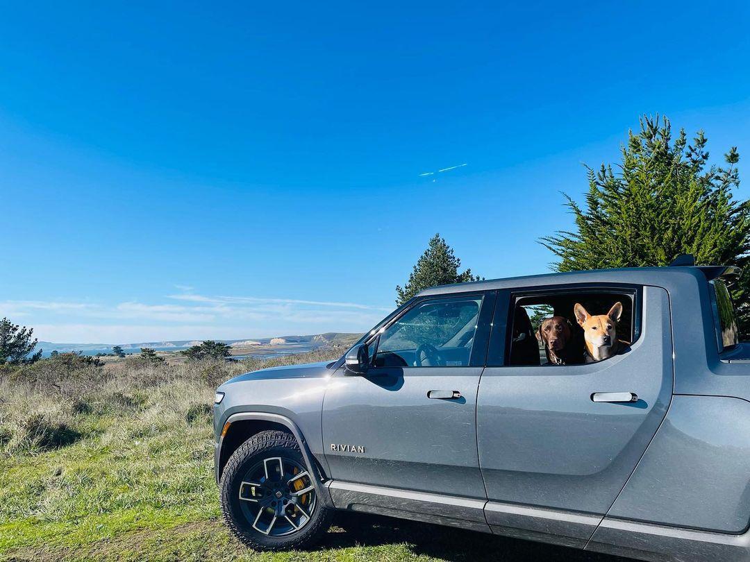 Rivian R1T R1S El CAP GRANITE Rivian Photos 271552170_293585852788043_4280059070960569946_n