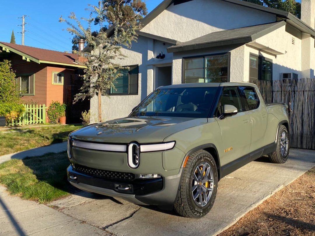 Rivian R1T R1S LAUNCH GREEN R1T Photos 271583301_453651459686600_3492106180141086724_n