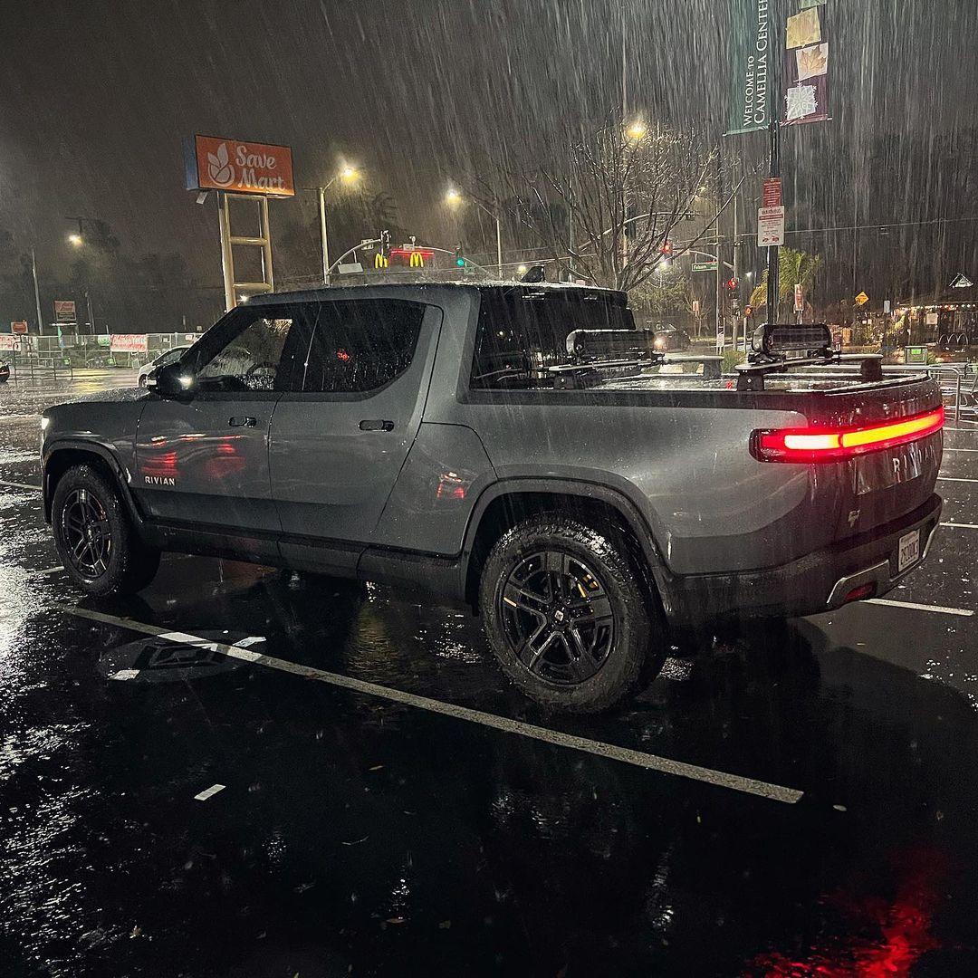 Rivian R1T R1S El CAP GRANITE Rivian Photos 269455189_245076797696590_6098215402476700859_n