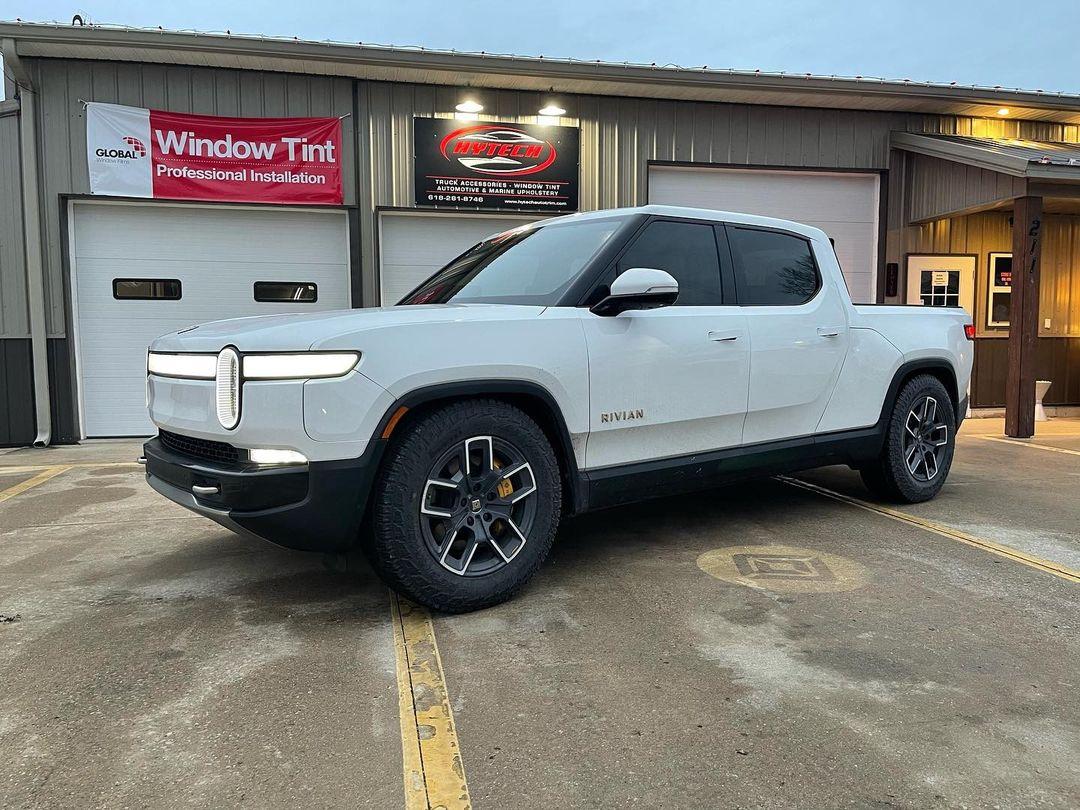 Rivian R1T R1S GLACIER WHITE R1T  Photos 271548249_1094545838087318_6726752426503141422_n