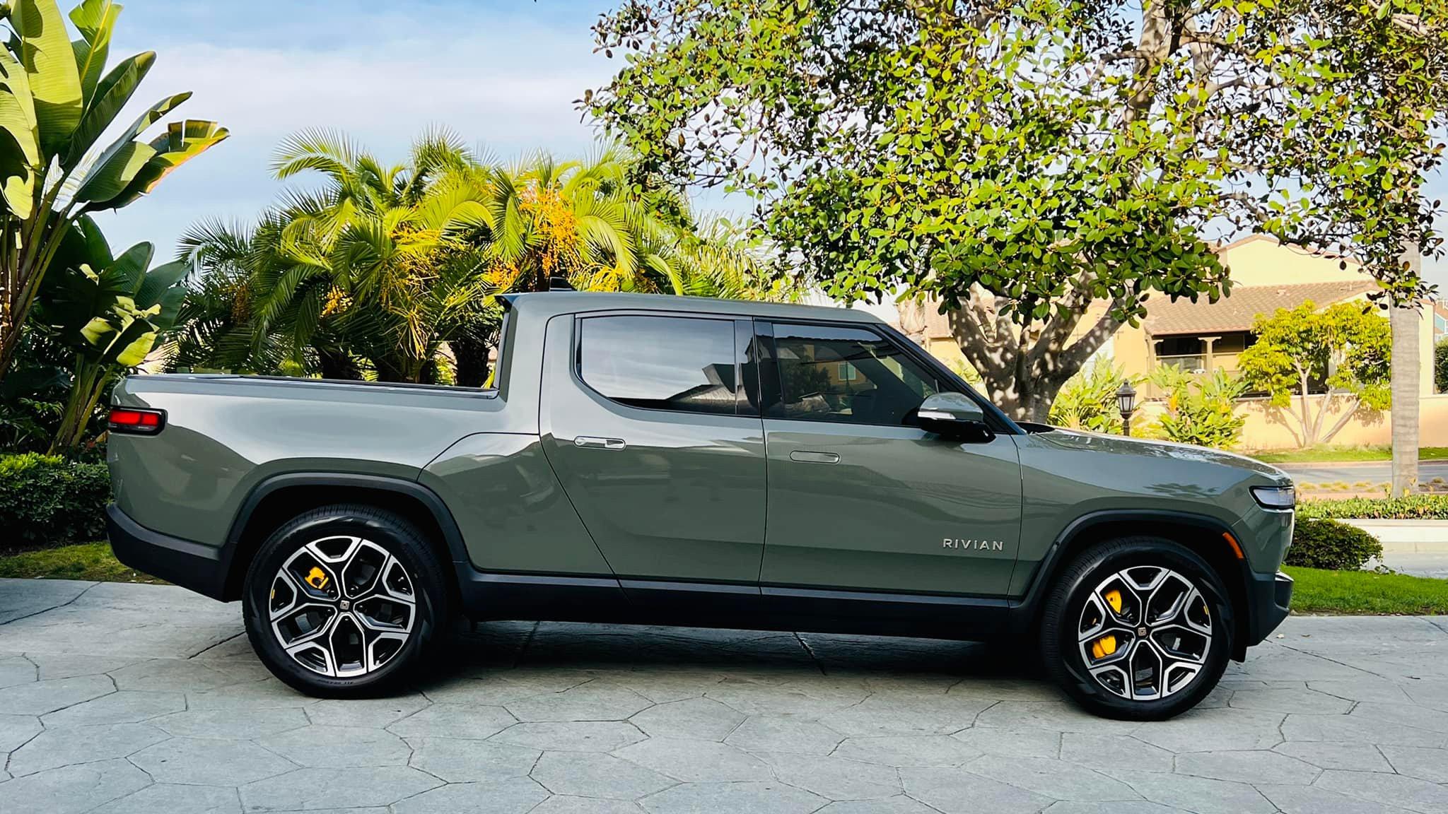 Rivian R1T R1S LAUNCH GREEN R1T Photos 271846332_4946706845425131_8739107005227754949_n