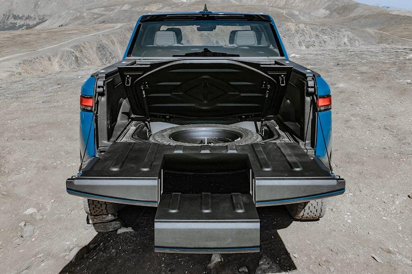 Rivian R1T R1S Step It Up! (Tailgate Step) 942636