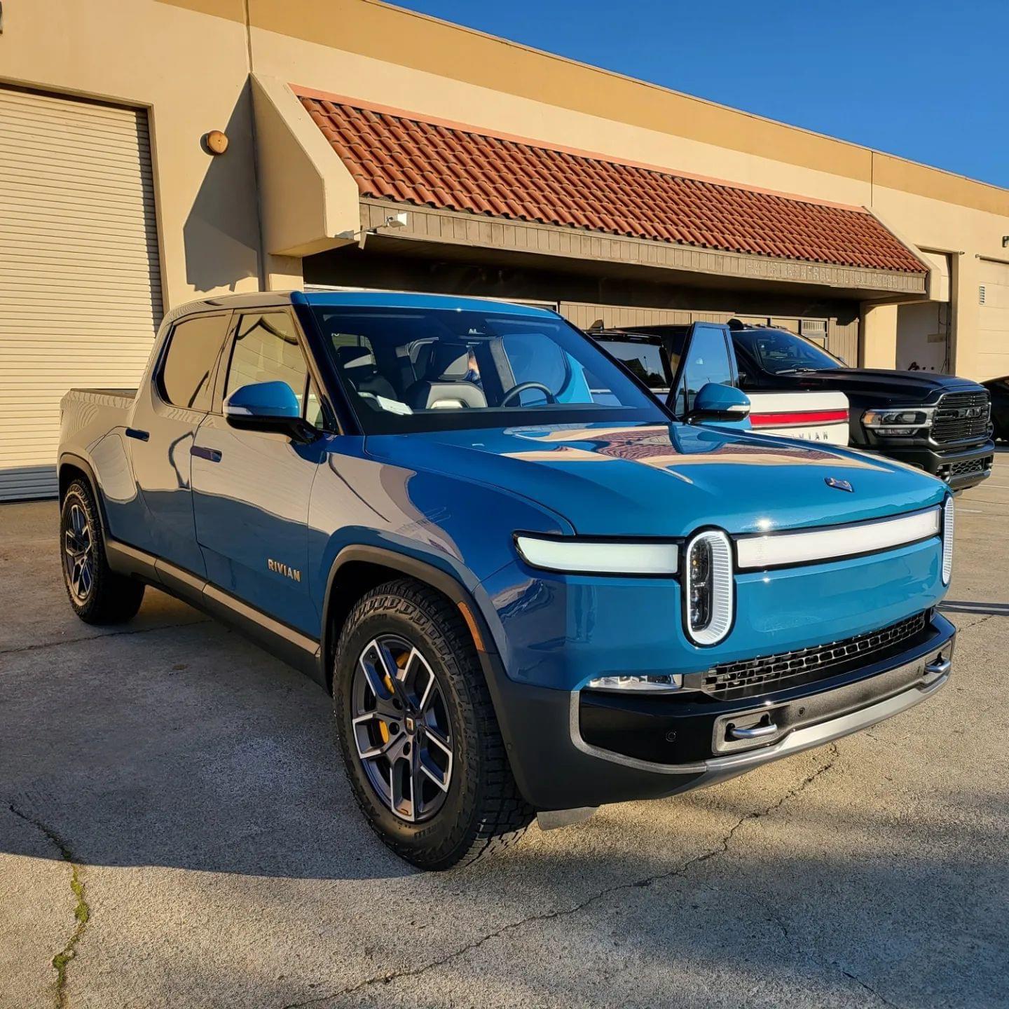 Rivian R1T R1S Real Rivian Photos & Videos E80C68BB-47E9-4906-87AA-1586A452007C