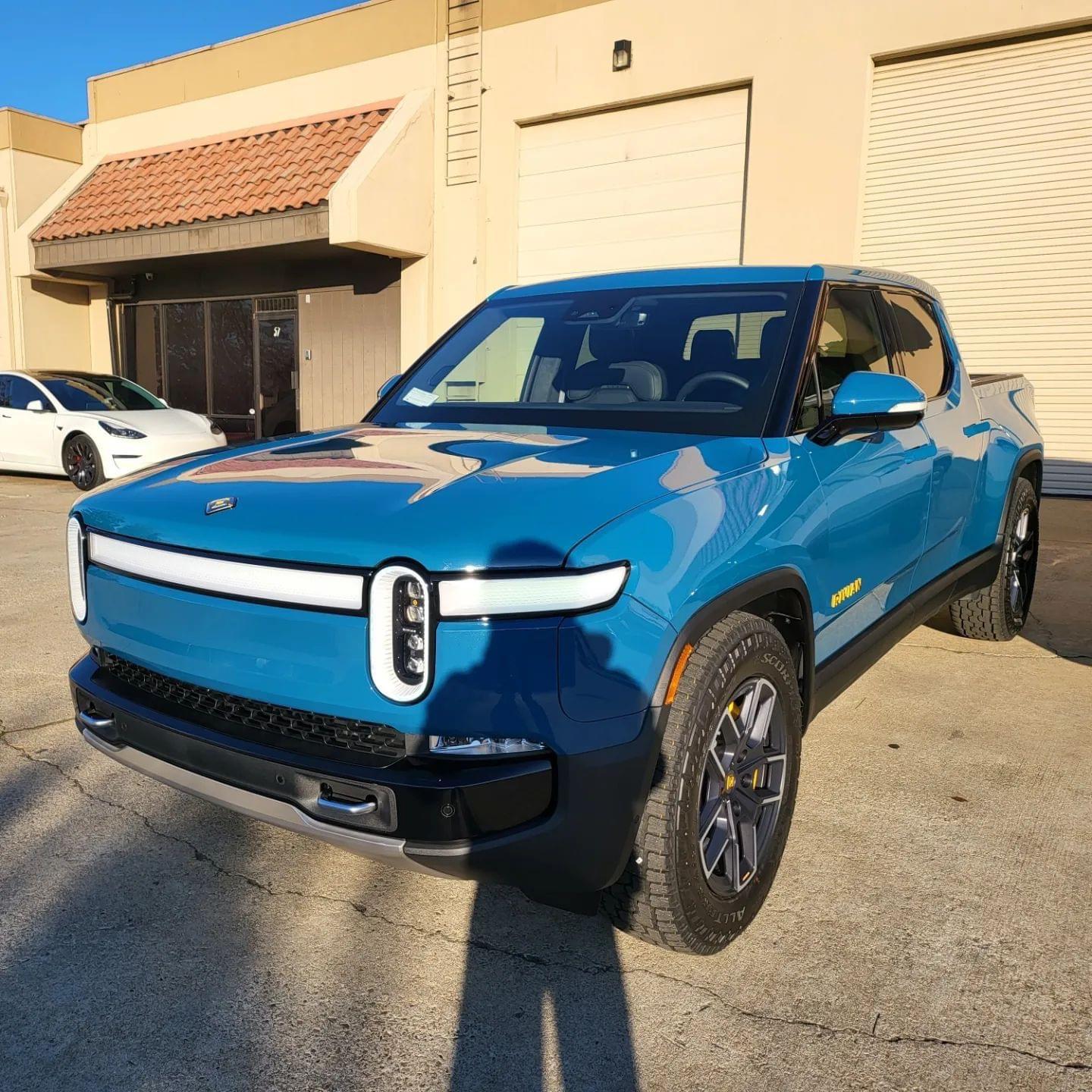 Rivian R1T R1S Real Rivian Photos & Videos 498B8464-E054-4147-B482-C1992FF612B7