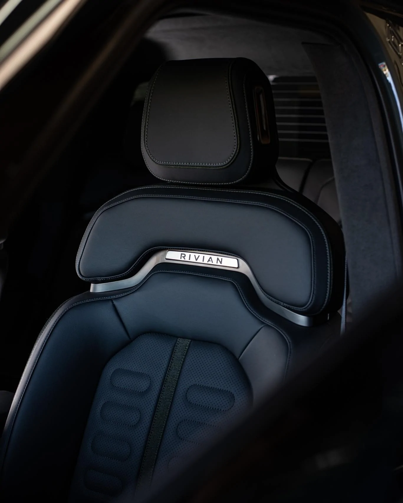 Rivian R1T R1S Real Rivian Photos & Videos 051B32E8-EA1A-48A6-A209-558263CD4D1B