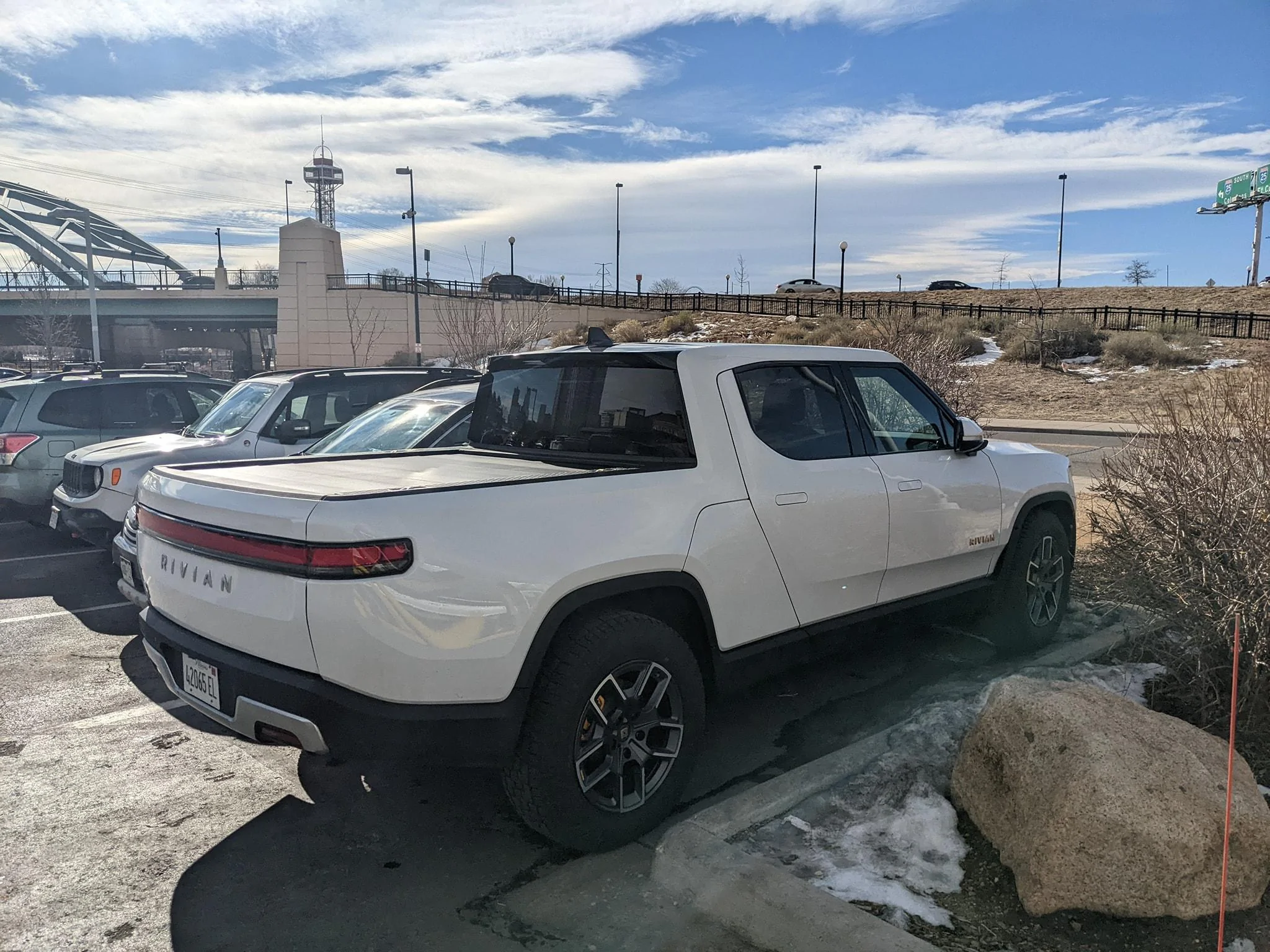 Rivian R1T R1S GLACIER WHITE R1T  Photos 272106356_10159848938446092_7002998151113589031_n