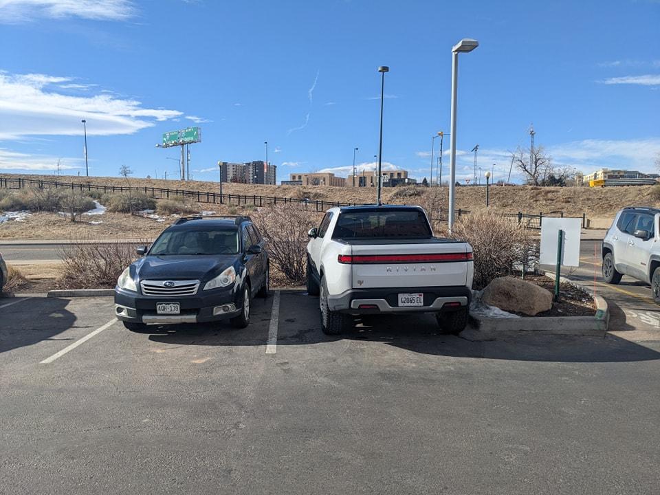 Rivian R1T R1S GLACIER WHITE R1T  Photos 271962183_10159848937691092_7689587821693732270_n